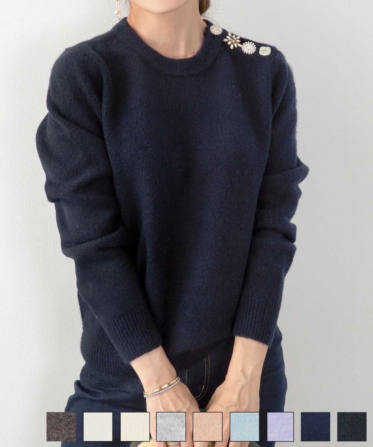 新色追加 長袖 ビジュー ざっくり ボタン モチーフ 肩ビジュー 釦 ニット Liala×PG