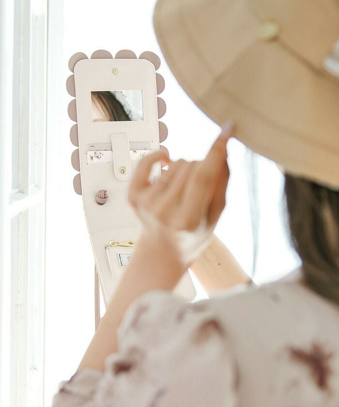 縦長/レディース/マルチポーチ/ショルダー/バッグ/ミニ/小銭/カード収納/スマホケース/ストラップ付/スカラップ/携帯電話/カードフォルダー/多機能/収納/コスメ/大人可愛い/かわいい/