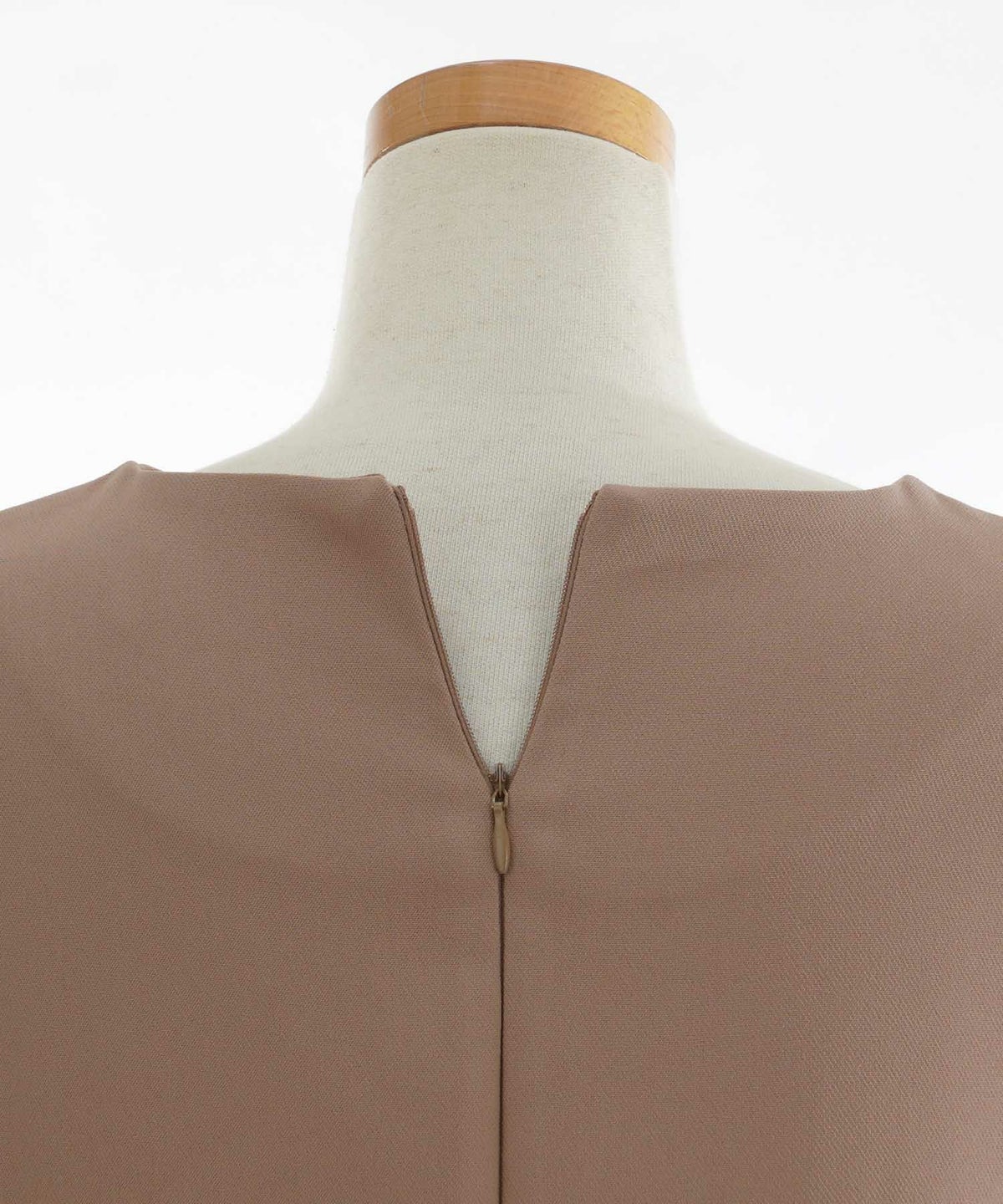 レディース/ワンピース/秋/冬/シフォン/くるみボタン/シアー/スリットスリーブ/カフス/長袖/ベージュ/ブラウン/カーキ/ブラック/セピア/クラシカル/フェミニンシック/大人可愛い