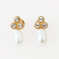 トレフォイル パール ピアス Trefoil Pearl Pierce 三つ葉 小粒パール クリスタル フォーマル 真鍮 淡水パール 一粒パール トレフォイル パール ピアス Trefoil Pearl Pierce （Liala）