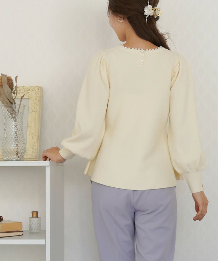 レディース/トップス/ニット/プルオーバー/ペプラム/パール/クルーネック/パフスリーブ/ギャザー/長袖/アイボリー/ピンク/ブラック