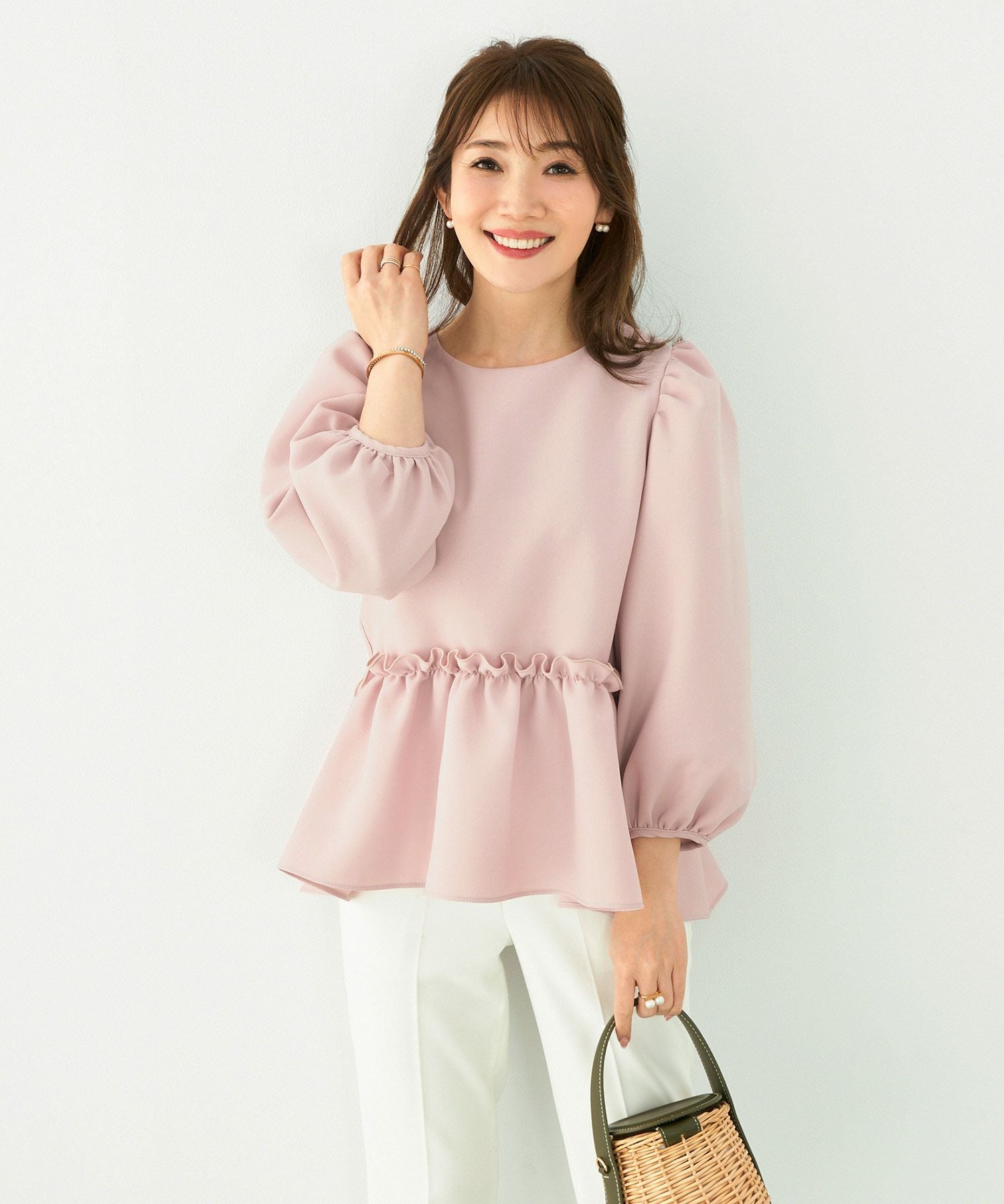 今月までの出品！liala×pg パフスリーブ8分袖　ペプラムブラウス　サックス 楽天市場】パフスリーブ 8分袖 ペプラム ブラウス Liala×PG 全9色