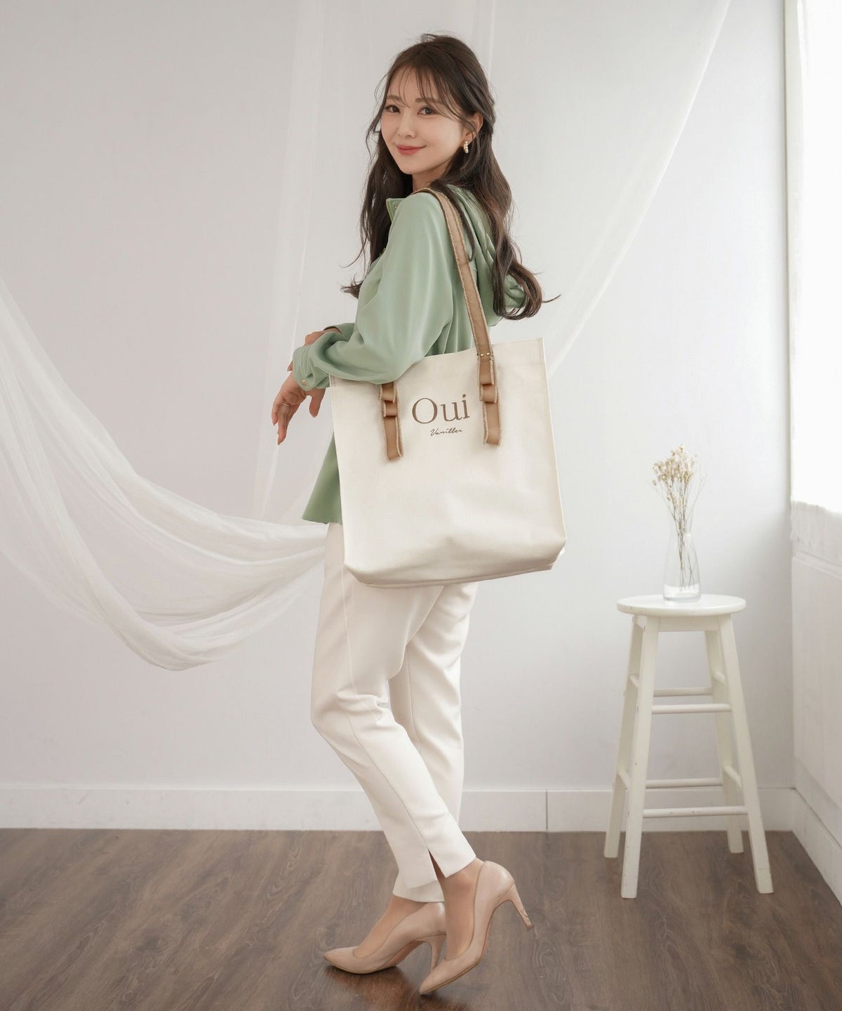 バッグ/トートバッグ/マザーズバッグ/ショルダーバッグ/キャンバスバッグ/通勤/通学/ママ/リボン/グログランリボン/ロゴ/刺繍/A4/フェミニン/きれいめ/カジュアル/アイボリー/グレージュ/ブラック