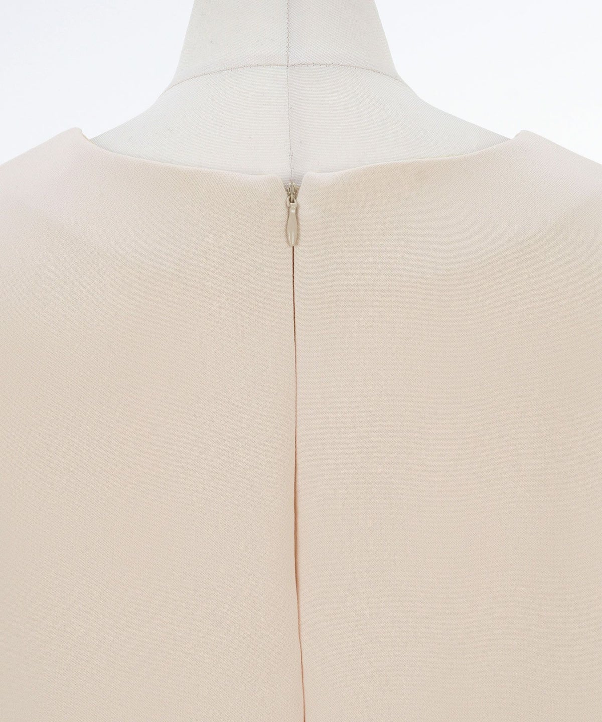 手洗い可/半袖/イレヘム/裾ラウンド/上品/フロントパール/ホワイト/ベージュ/ブラック/きれいめ/大人可愛い