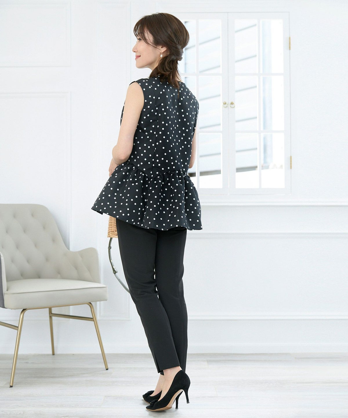 新色追加日本製ブラウスレディースオフィス無地ドット水玉おしゃれ白黒きれいめ春夏フレアエレガント可愛いジョイントスペース