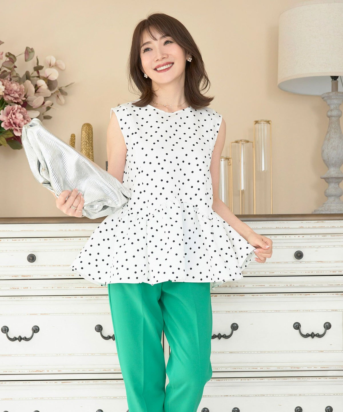 新色追加日本製ブラウスレディースオフィス無地ドット水玉おしゃれ白黒きれいめ春夏フレアエレガント可愛いジョイントスペース