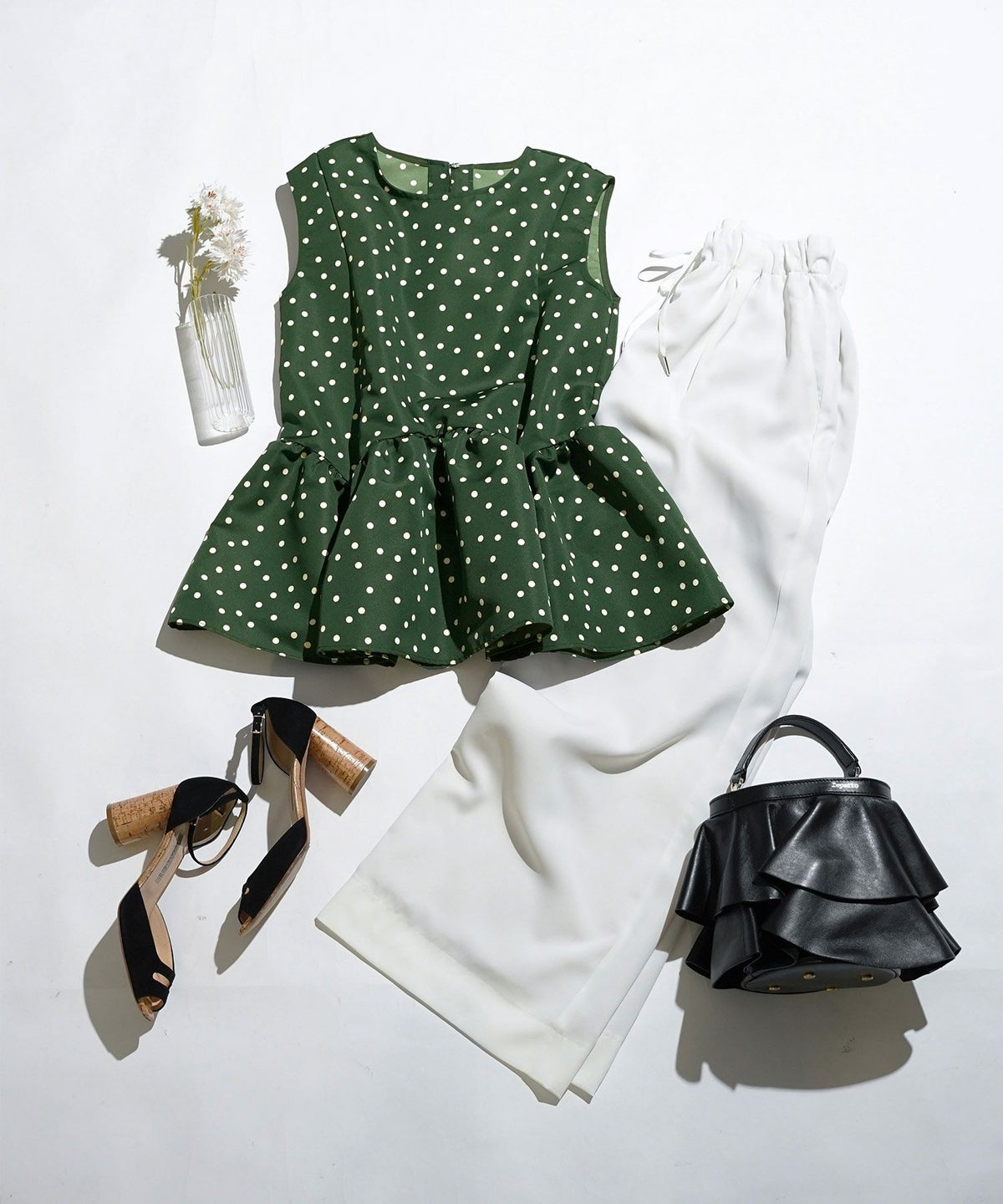 新色追加日本製ブラウスレディースオフィス無地ドット水玉おしゃれ白黒きれいめ春夏フレアエレガント可愛いジョイントスペース