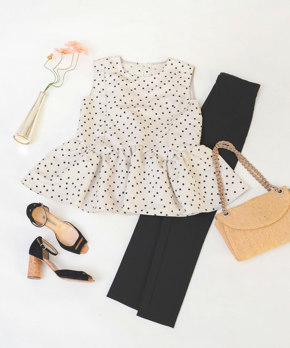 新色追加日本製ブラウスレディースオフィス無地ドット水玉おしゃれ白黒きれいめ春夏フレアエレガント可愛いジョイントスペース