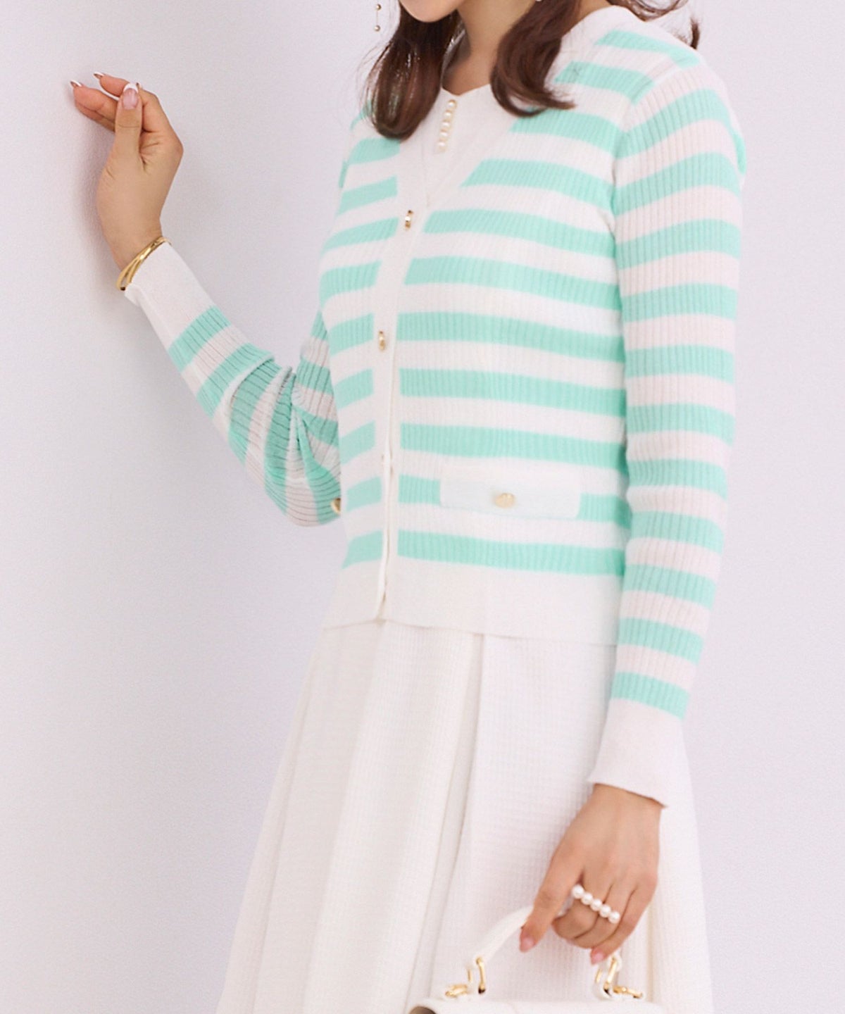 ニット/リブ編み/Vネック/ゴールドボタン/冷房対策/S/M/プリマシェレル/PrimaScherrer/レディース/トップス/ニット/ハイゲージニット/春色/パステルカラー/羽織り/ニットカーディガン/上品/ボタン付き/金ボタン