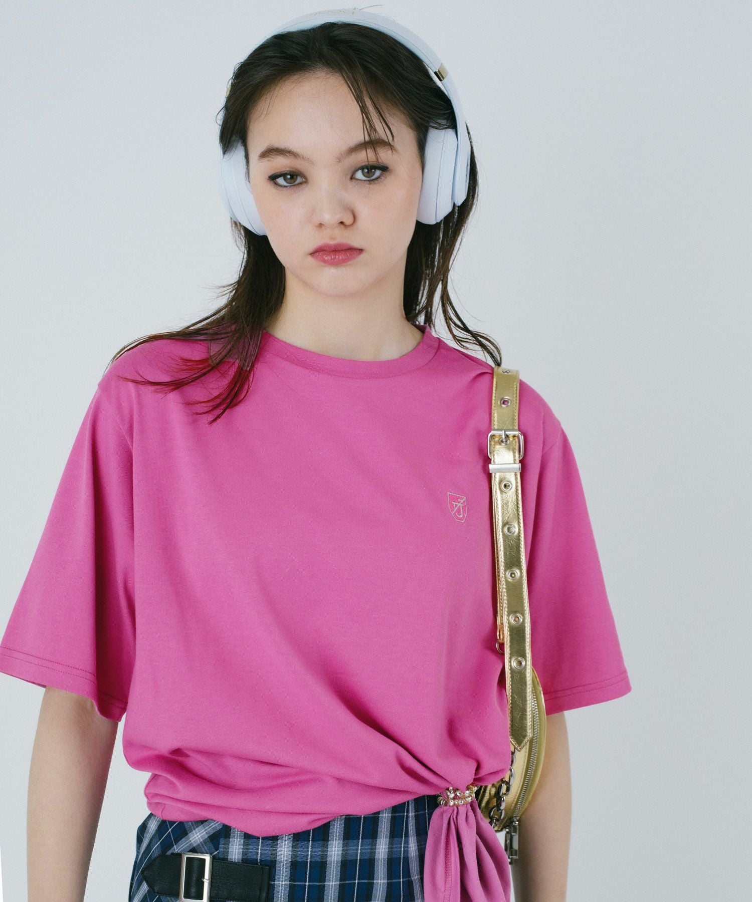 限定Price！SALE ユニセックス エンブレム付きTシャツ TINA：JOJUN 全4