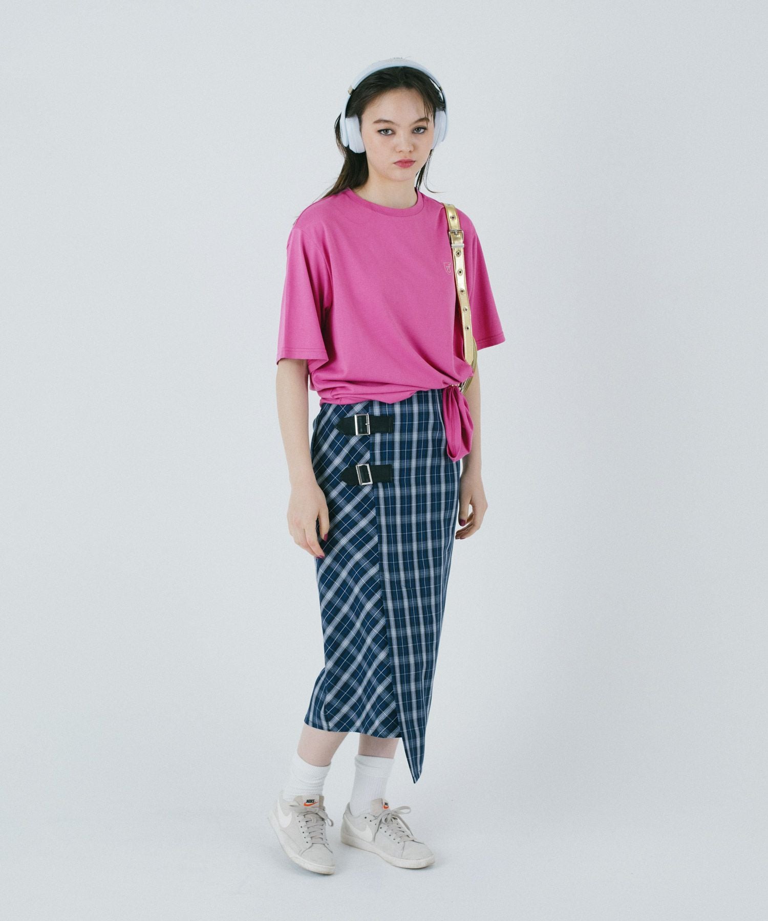 限定Price！SALE ユニセックス エンブレム付きTシャツ TINA：JOJUN 全4