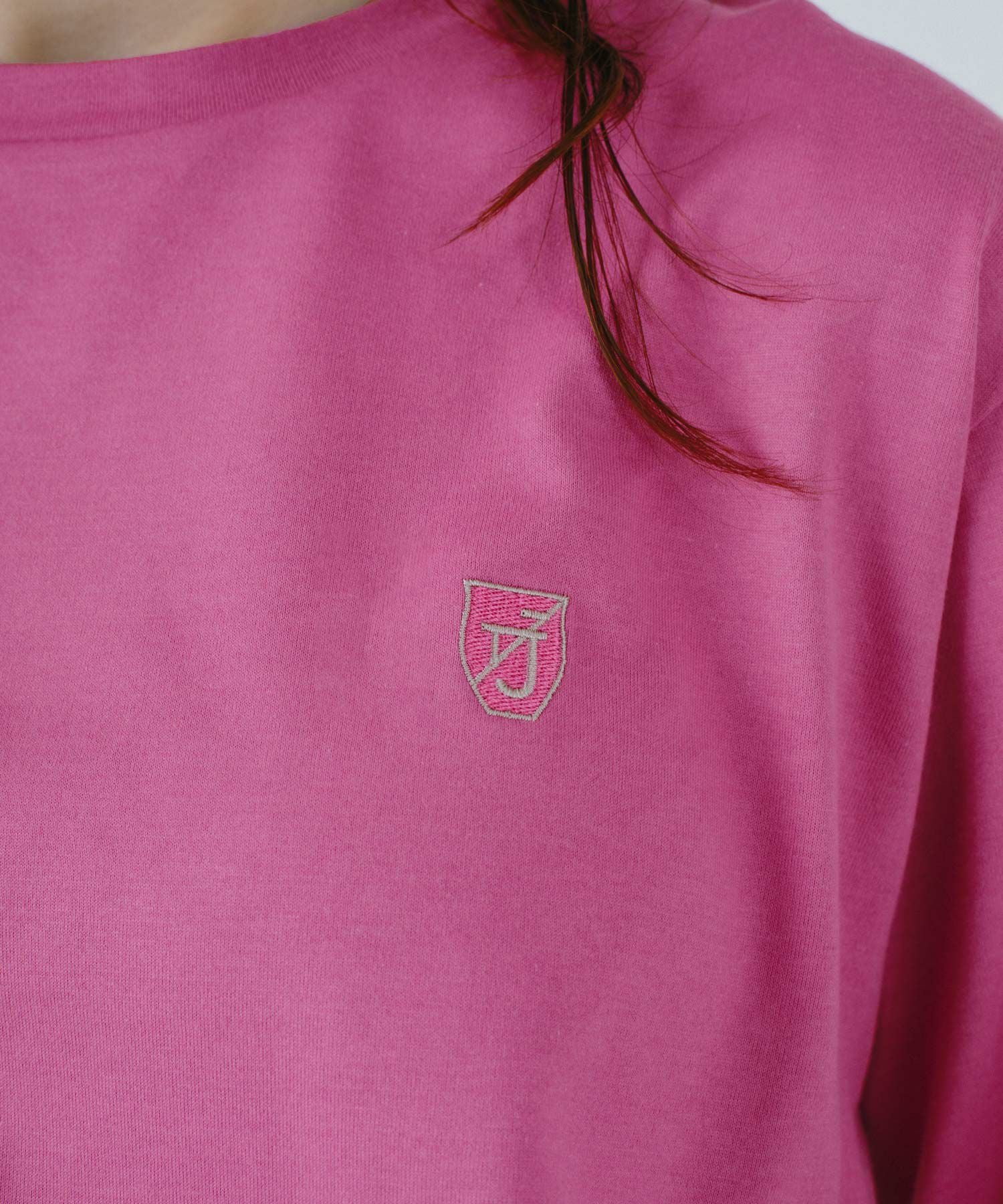 限定Price！SALE ユニセックス エンブレム付きTシャツ TINA：JOJUN 全4
