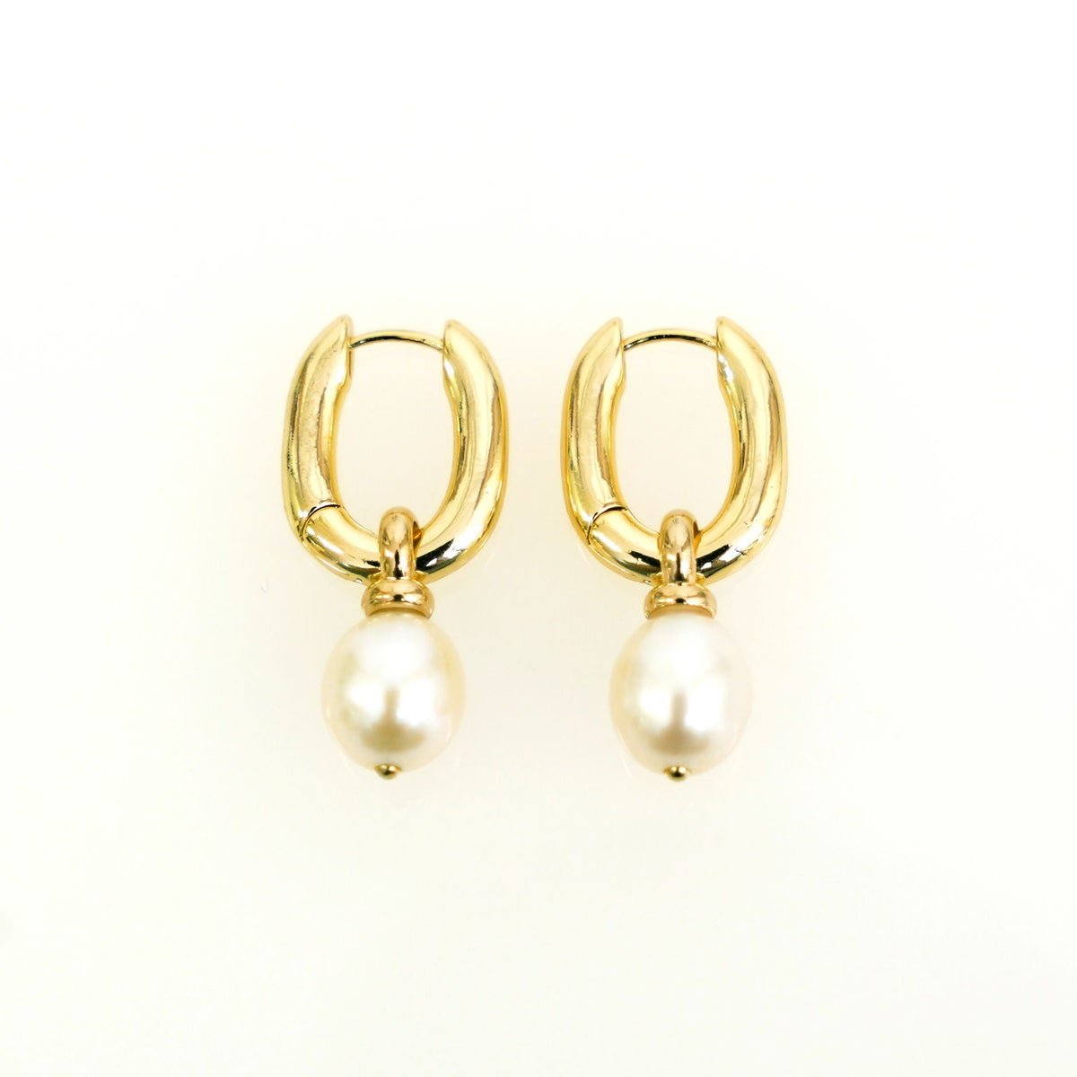 ワン パール ドロップ ピアス One Pearl Drop Pierce 真鍮 淡水パール リングフープ オールシーズン マルチ　シンプル パールピアス フープピアス ワン パール ドロップ ピアス One Pearl Drop Pierce （Liala）