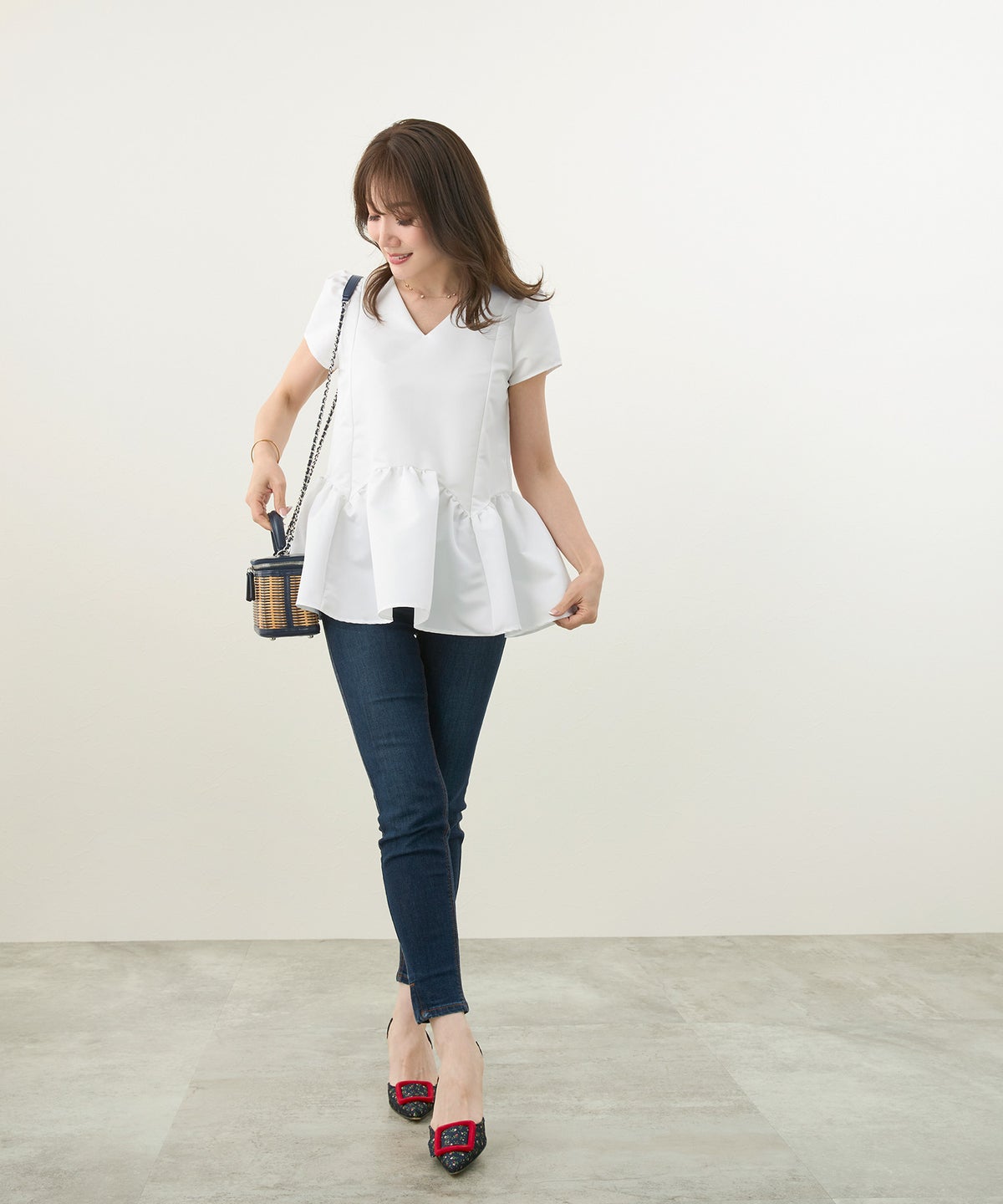 新色追加 手洗い可 日本製 大人カジュアル プチ袖 袖山ギャザー ペプラム 無地 ドット 光沢感 春 夏 秋口 ジョイントスペース プリンセスカットV衿ギャザー袖ブラウス Liala×PG