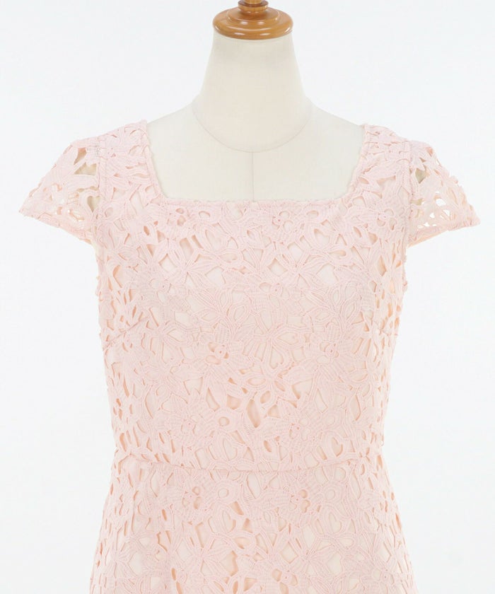 レディース/ワンピース/ドレス/総レース/スカラップ/上品/華やか/フェミニン/スクエアネック/ファスナー/膝下/S/M/花柄レース/花柄/フォーマル/お呼ばれ/ケミカルレース/エレガント/立体/華やか/涼やか/パステル/ホワイト/ピンク/サックス/フレンチスリーブ/フレア