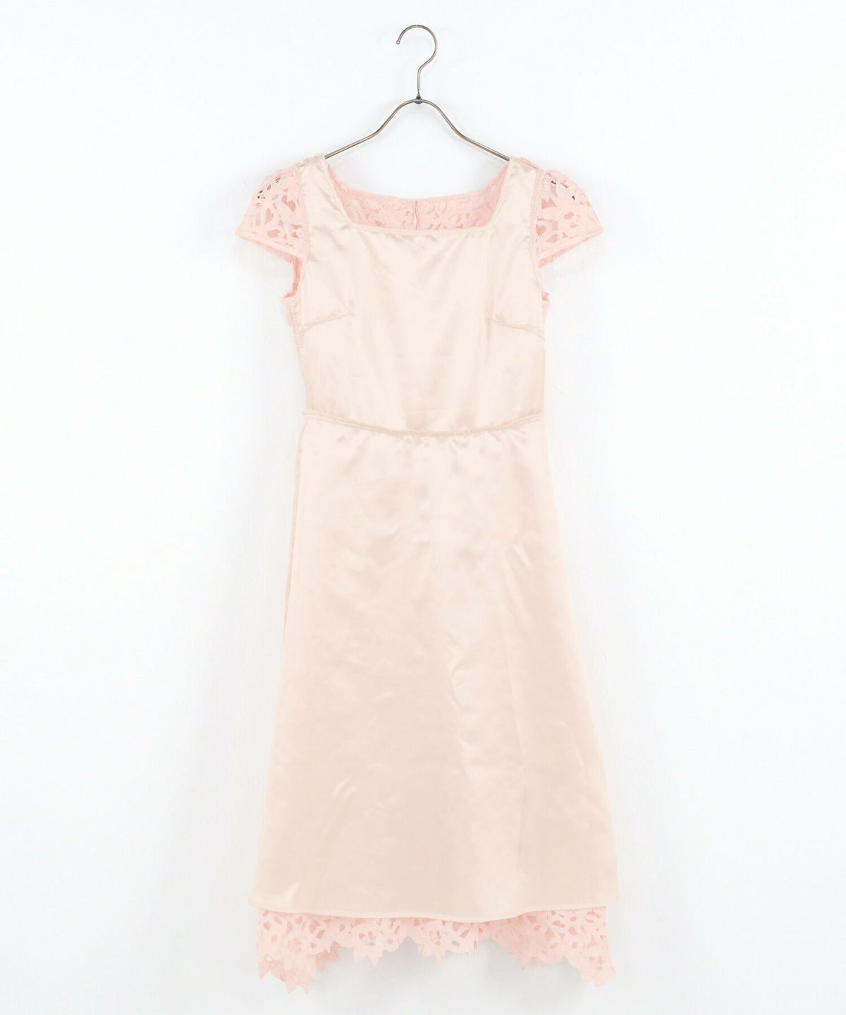 レディース/ワンピース/ドレス/総レース/スカラップ/上品/華やか/フェミニン/スクエアネック/ファスナー/膝下/S/M/花柄レース/花柄/フォーマル/お呼ばれ/ケミカルレース/エレガント/立体/華やか/涼やか/パステル/ホワイト/ピンク/サックス/フレンチスリーブ/フレア