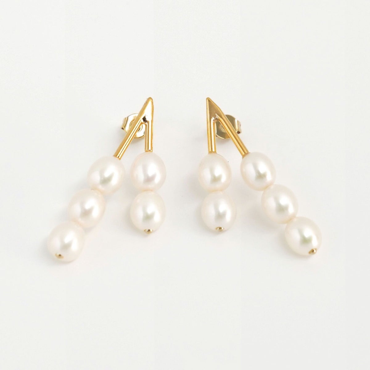 パール V ピアス イヤリング Pearl V Pierce Earring