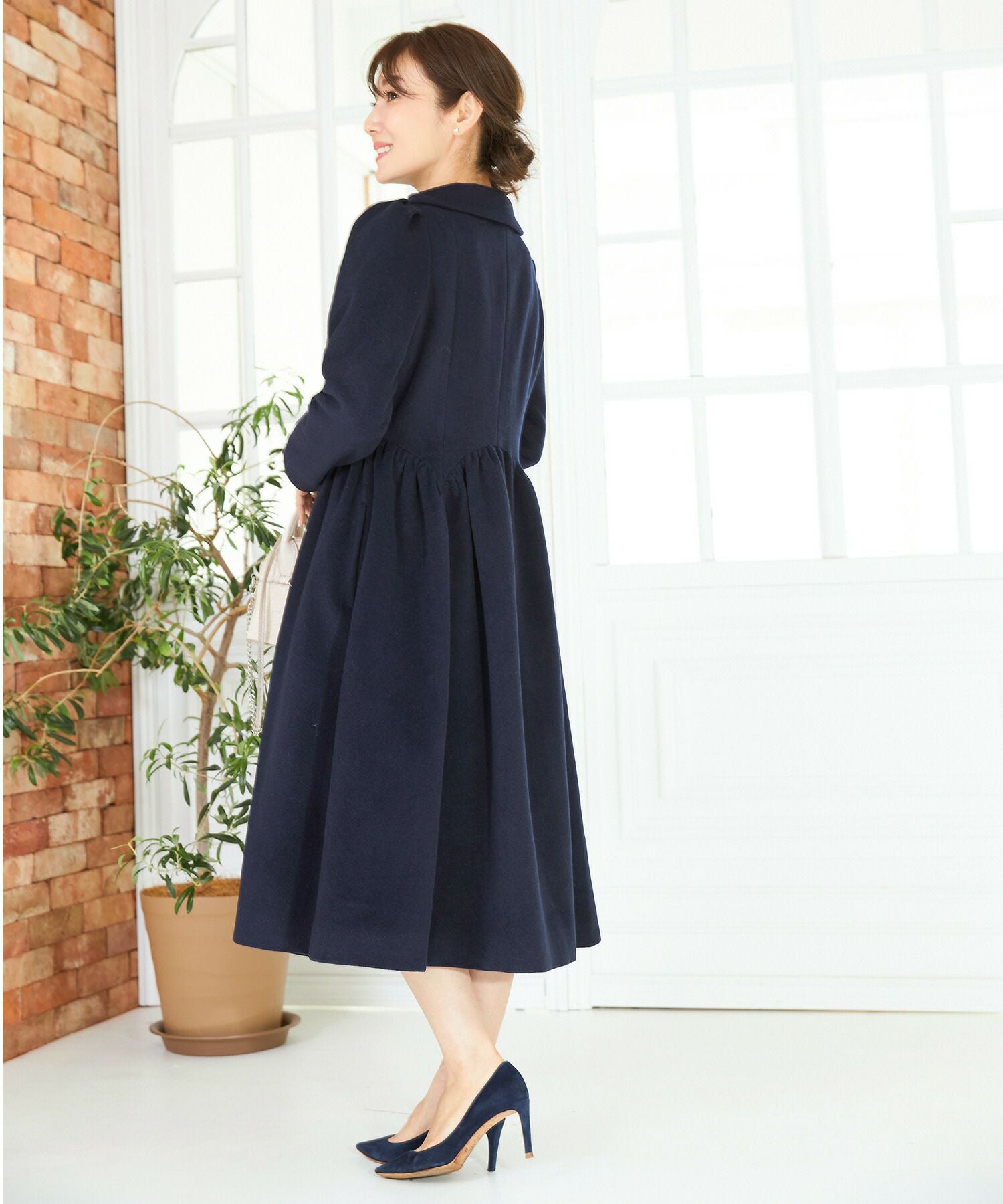 OUTLET-SALE フラットカラー プリンセスカット コート Liala×PG 全2色