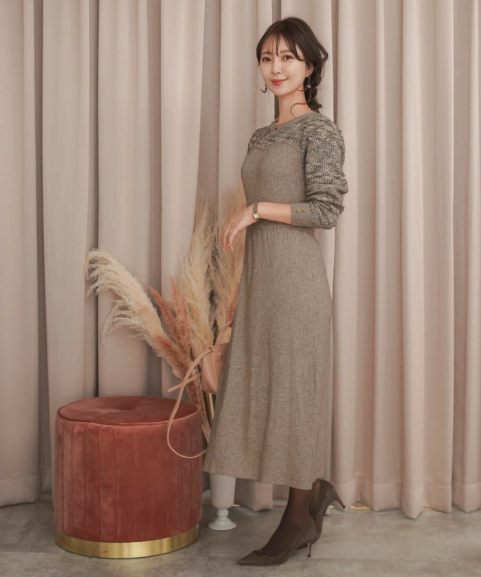 レディース/ワンピース/ニット/ロングワンピース/ミモレ/配色/ツイード/ハイウエスト/バイカラー/くるみ釦/ハイネック/ピンクモカ/グレー/長袖/Iライン/秋/冬/春/MIXツイード/エレガント/フェミニン/上品