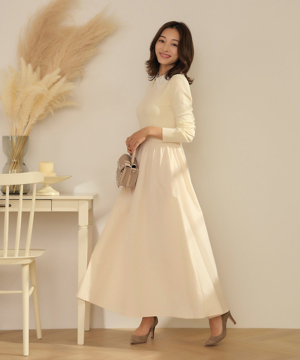 ワンピース/ニット/タフタ/ドッキング/襟付き/パール/レース襟/フレア/アイボリー/白/ブラック/黒/秋/冬/春/コンビ/異素材/ギャザー/パールボタン/長袖/