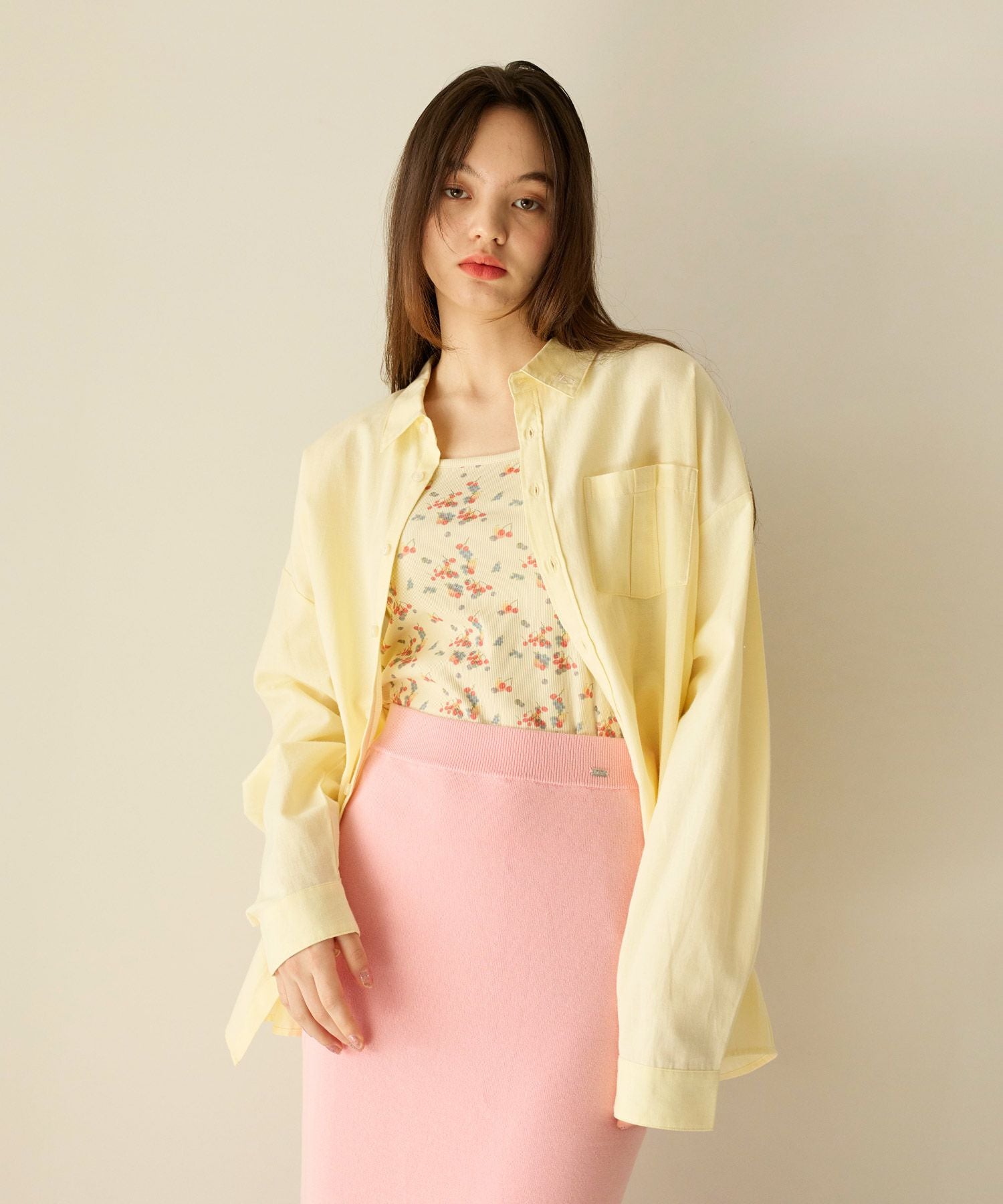 ユニセックス エンブレム刺繍入りシャツ TINA：JOJUN 全6色｜tnj811