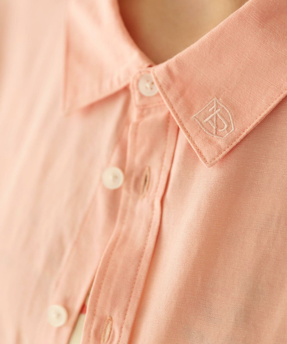 シャツ/ユニセックスシャツ/エンブレム