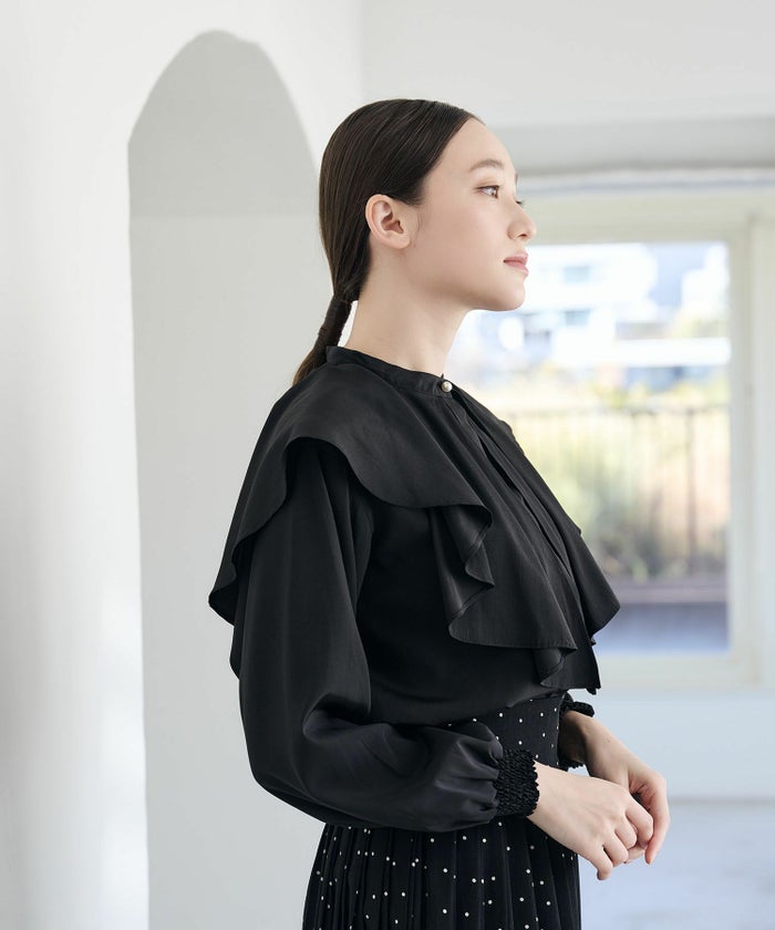 トップス/ブラウス/フリル/パールボタン/袖口シャーリング/上品/長袖