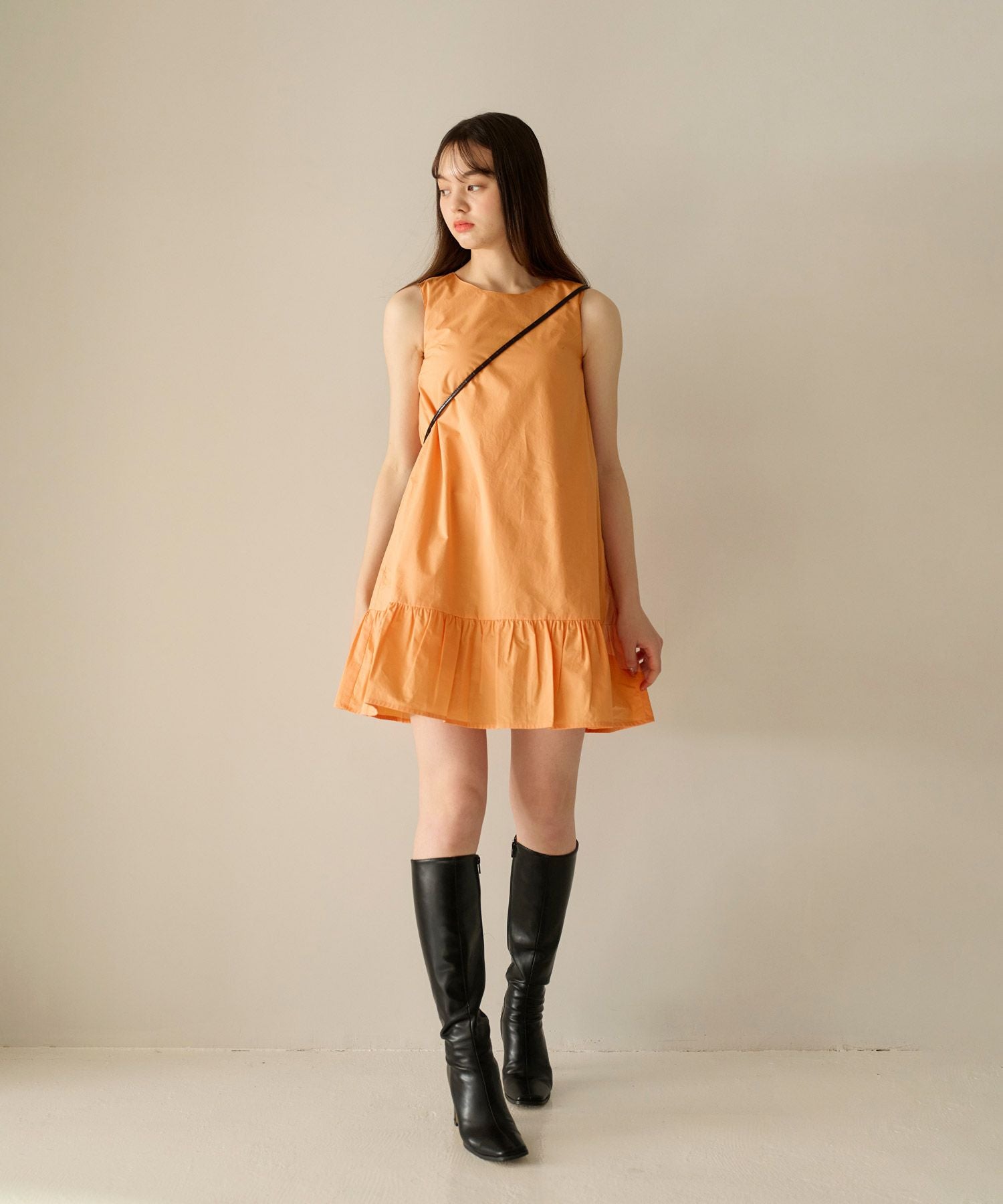 裾フリル ミニワンピース TINA：JOJUN 全2色｜tnj311-0567【1】 - 半袖