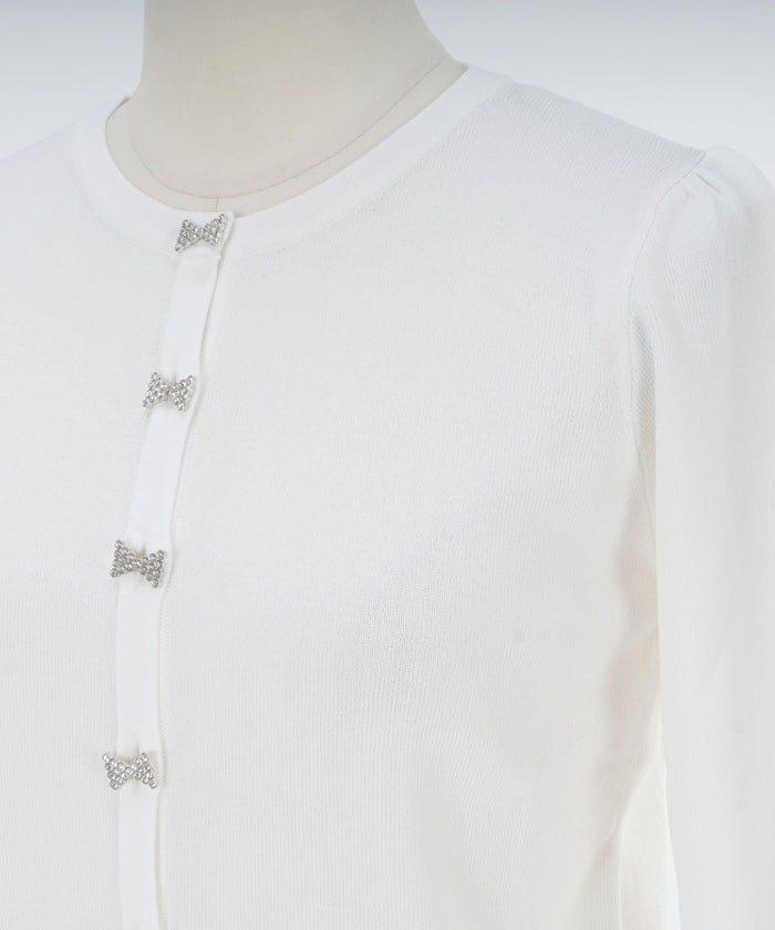 ニット/カーディガン/羽織り/長袖/ビジューボタン/リボンビジュー/チャーム/ホワイト/白/ピンク/ネイビー/S/M/春/夏/秋/可愛い/かわいい/華やか/大人/上品/