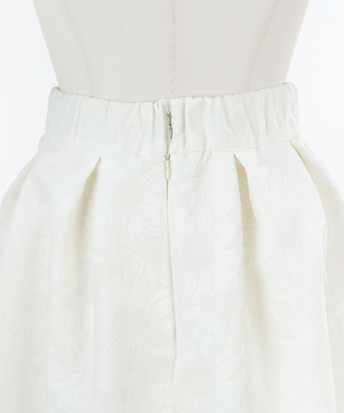 バックウエストゴム仕様/ミモレ丈/ポケット/タック入り/上品/エレガント/きれいめ/立体感/花柄/フラワー