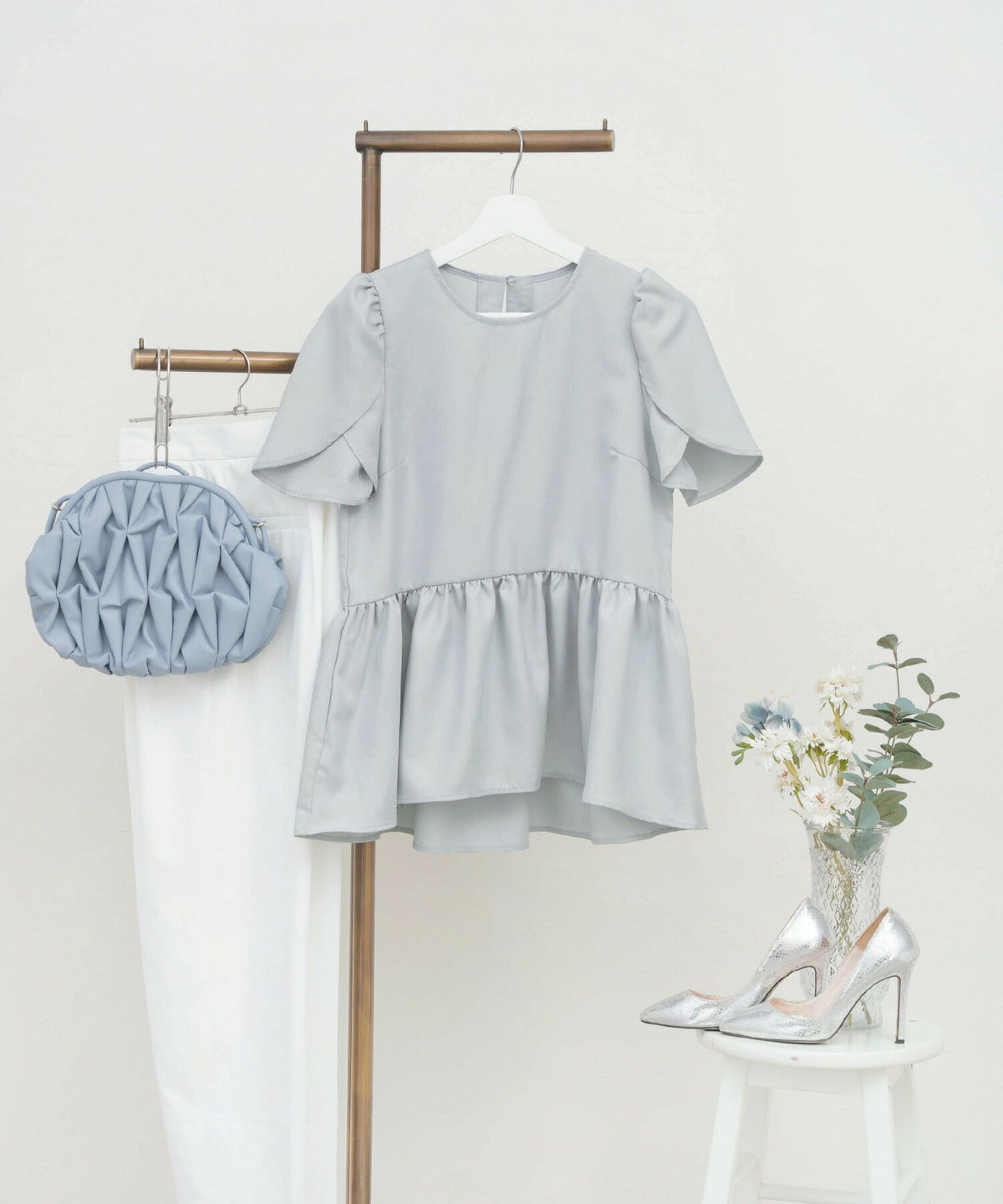 手洗い可/日本製/イレヘム/ラウンドネック/袖コンシャス/ギャザーペプラム/フェミニン/大人フェミニン