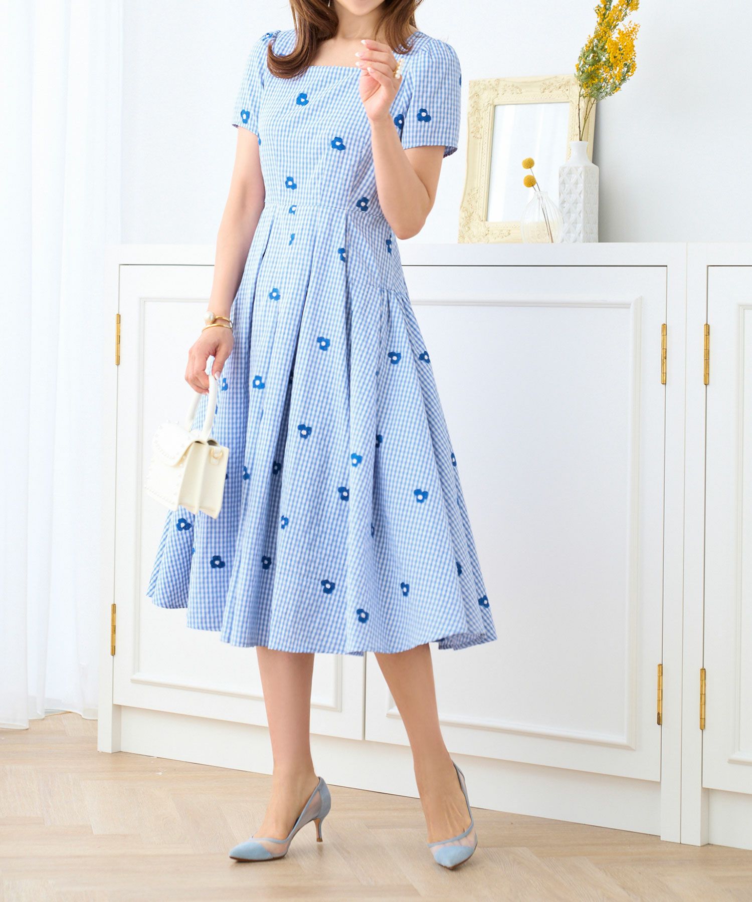 ギンガムチェック フラワー刺繍 リゾートワンピース 半袖 Prima