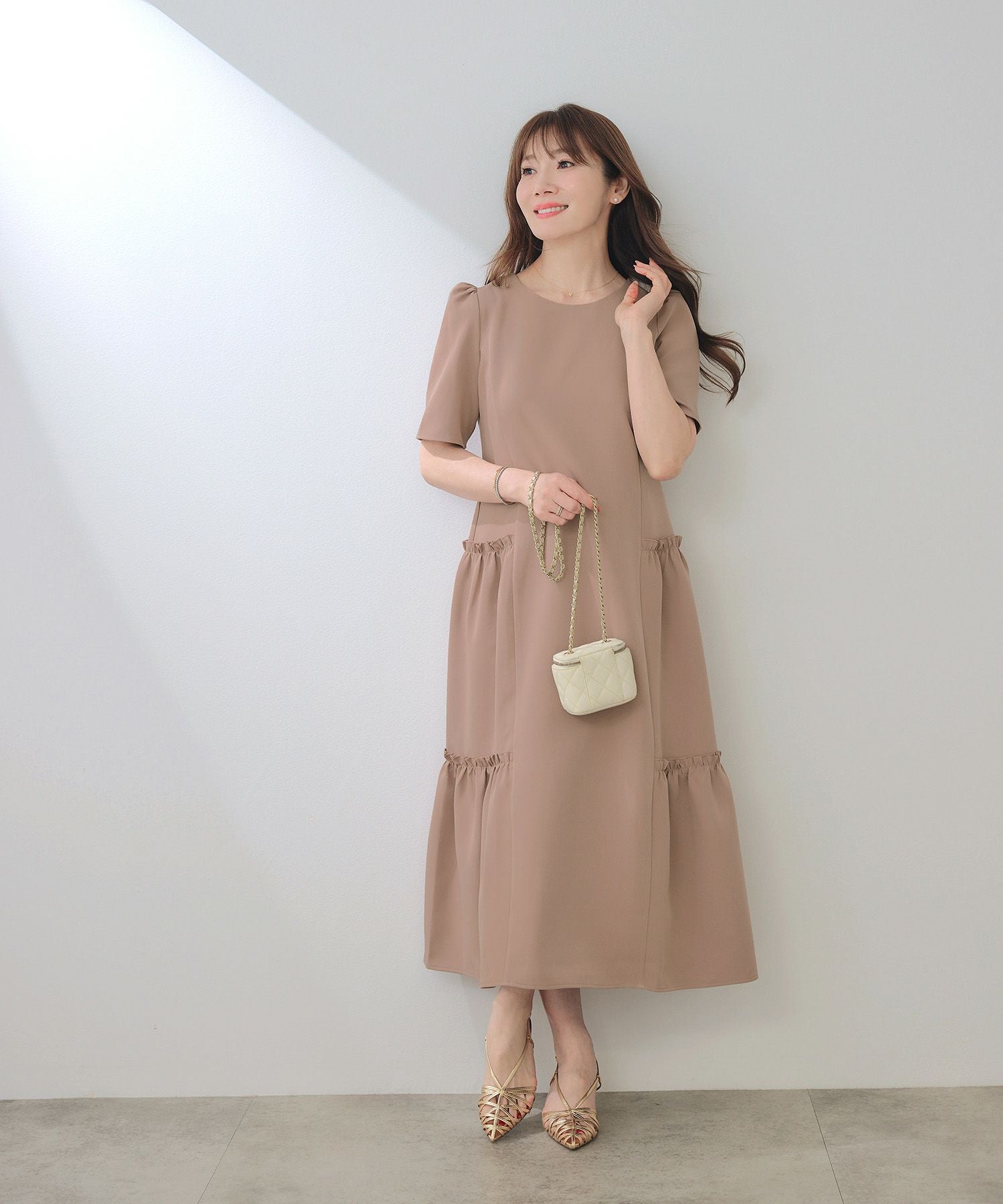 ティアード 半袖 ワンピース｜通勤、デート、ワンマイルウェア、授業