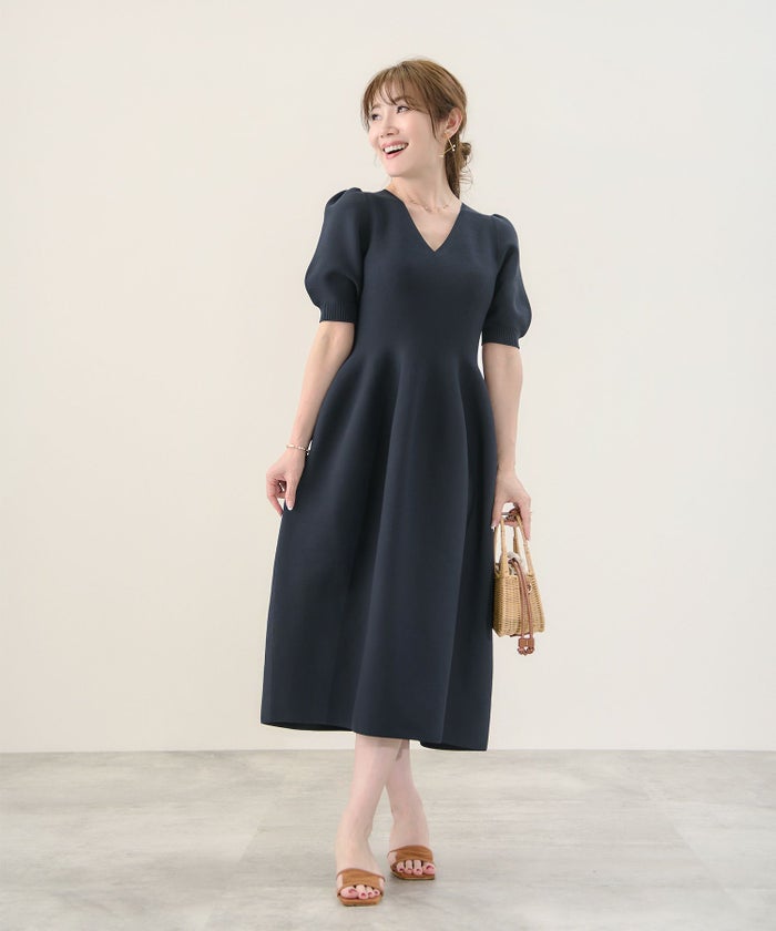 手洗い可/日本製/Vネック/ふんわり/ミモレ丈/袖山ギャザー/パフ袖/大人可愛い/上品/きれいめ/シンプル/リラックス/美ライン