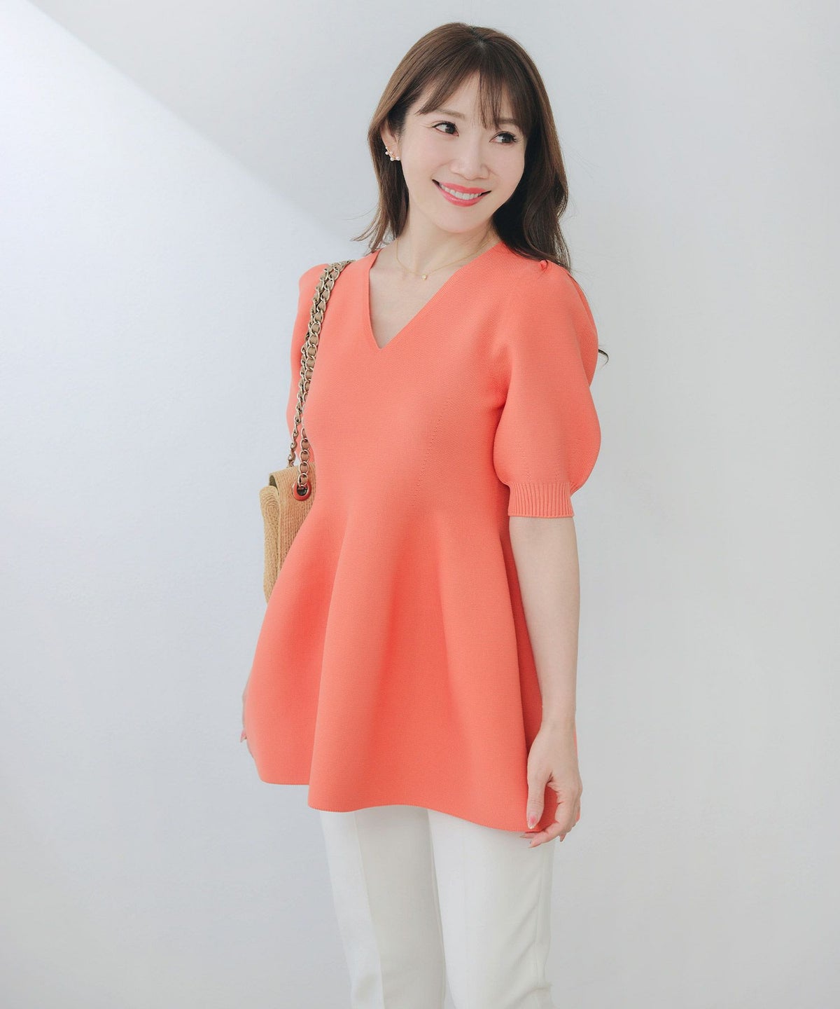手洗い可/日本製/Vネック/ふんわり/チュニック/袖山ギャザー/パフ袖/大人可愛い/上品/きれいめ/シンプル/リラックス/体型カバー/美ライン/フレア