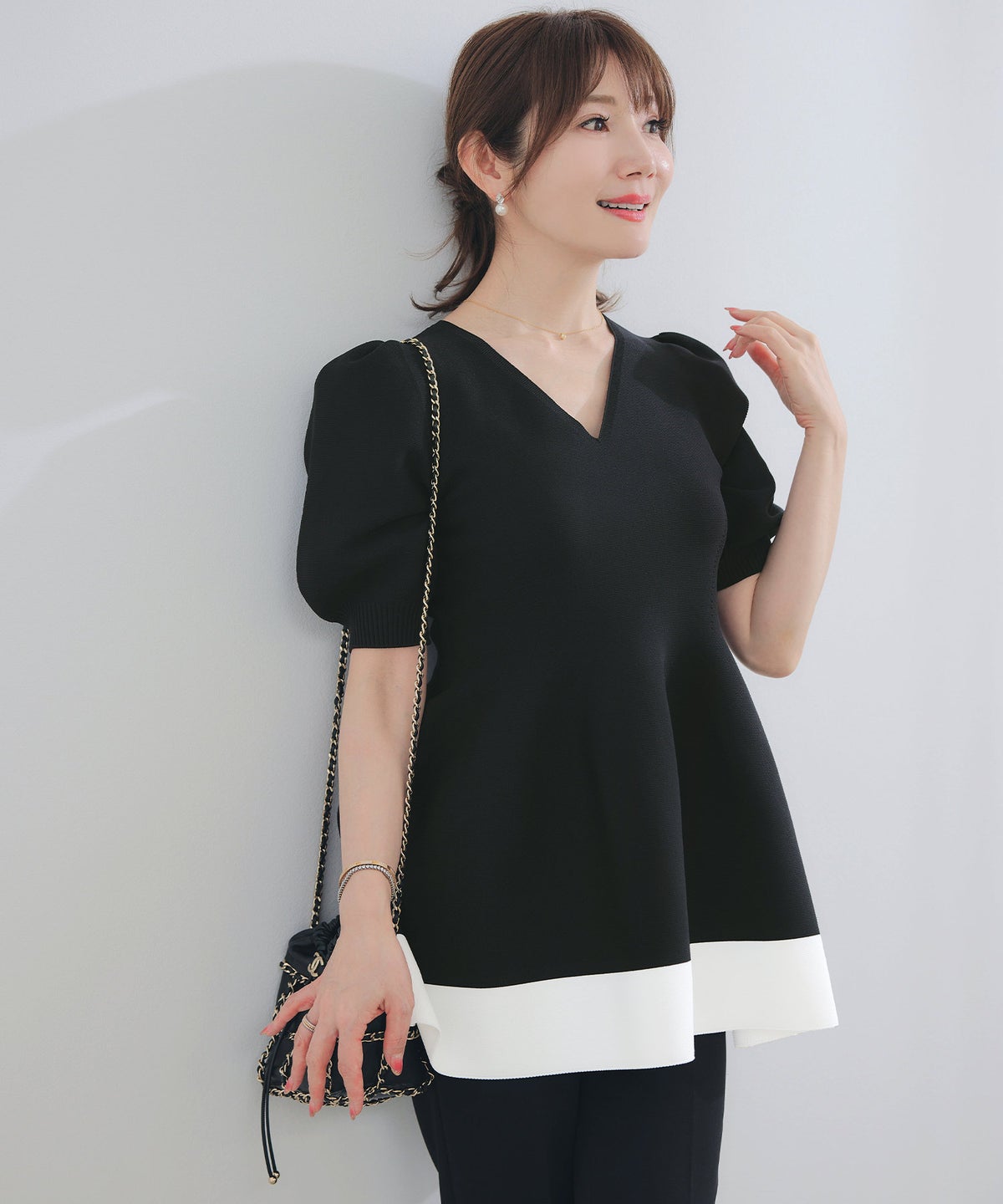 手洗い可/日本製/Vネック/ふんわり/チュニック/袖山ギャザー/パフ袖/大人可愛い/上品/きれいめ/シンプル/リラックス/体型カバー/美ライン/フレア