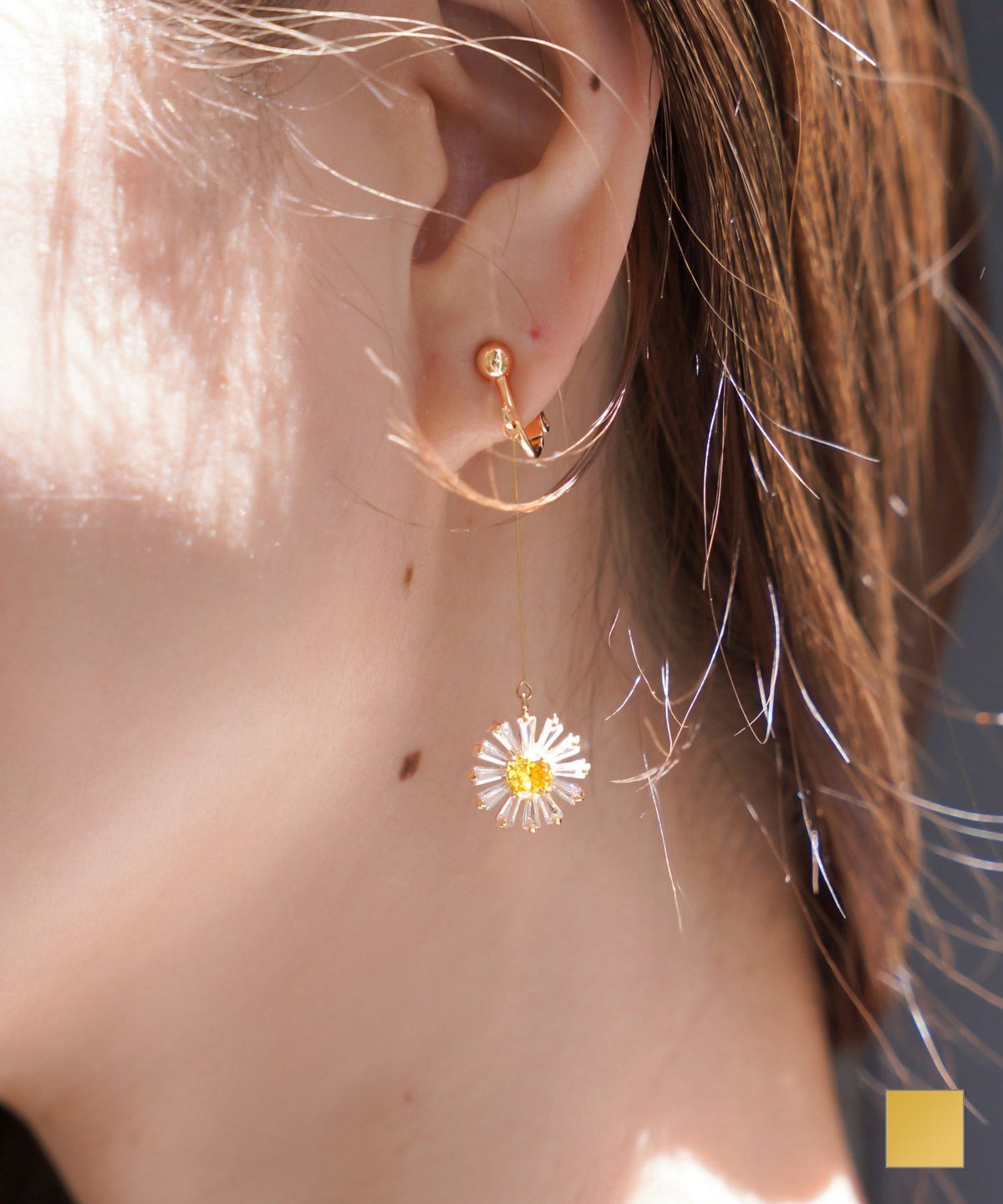 レディース/アクセサリー/lerevevaniller/ヴァニレ/ブローチ/モチーフ/ロゴ/ゴールド/マット/パール/光沢/パーティー/オケージョン/結婚式/入卒園/上品/エレガント/お出かけ