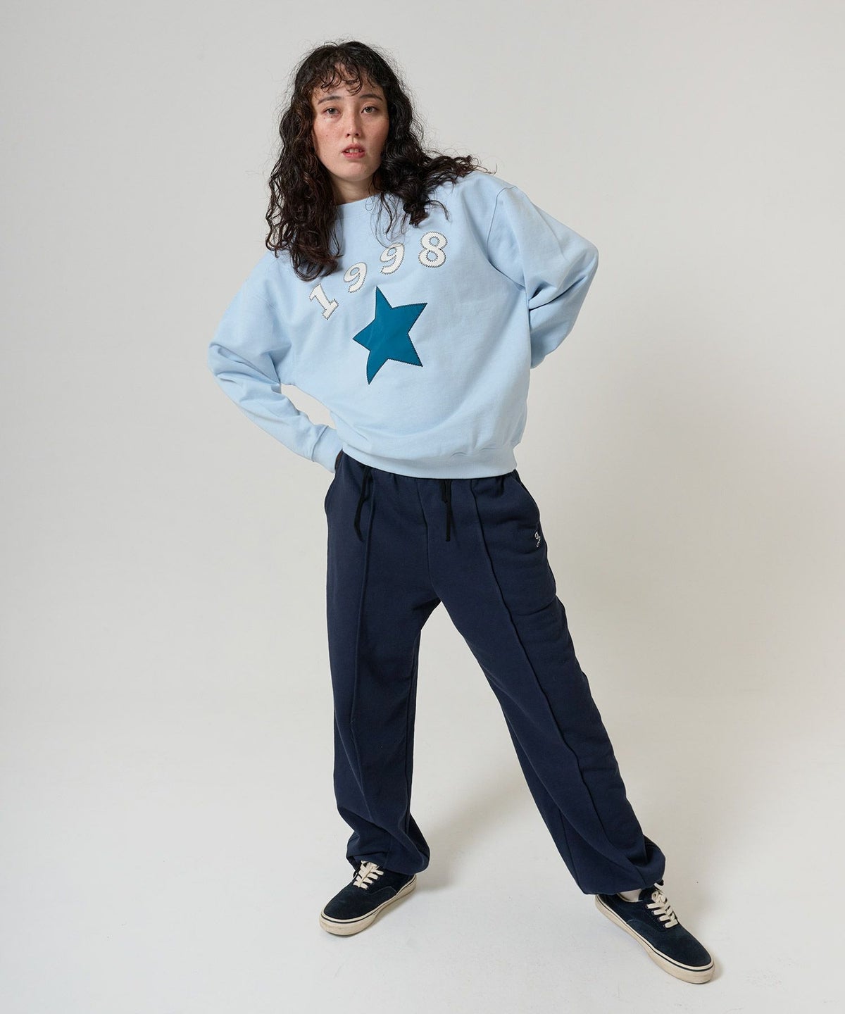 トップス/ユニセックス/スウェット/ロゴ入り