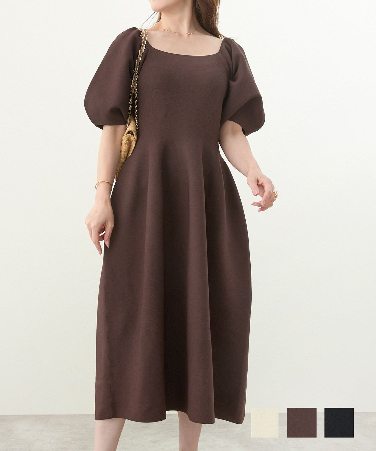 手洗い可 日本製 スクエア フレア ふんわり ミモレ丈 パフ袖 大人可愛い 上品 きれいめ シンプル リラックス 美ライン ホールガーメント スクエアネック ニット ワンピース Liala×PG