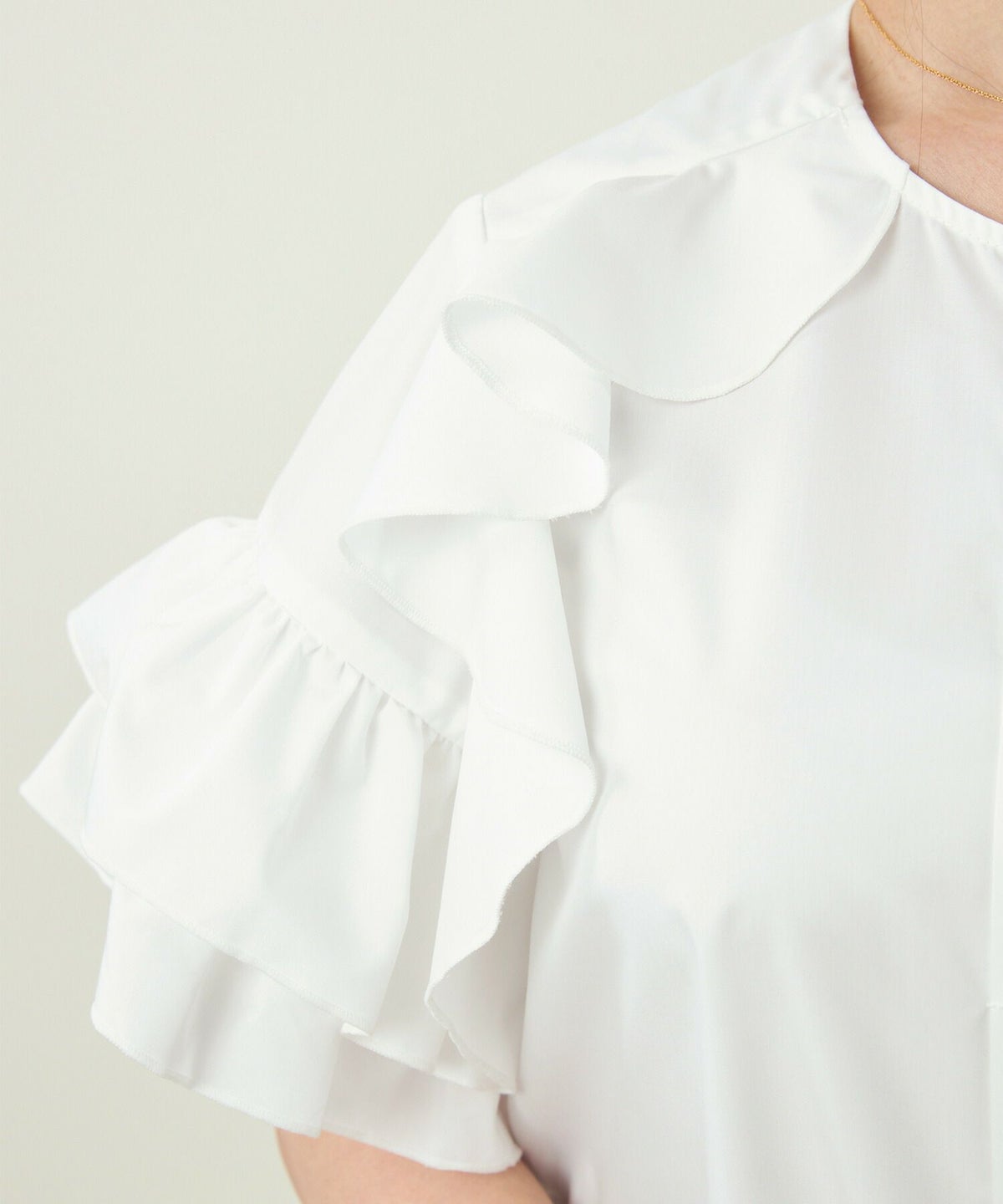 手洗い可/サイドスリット/比翼仕立て/袖フリル/フェミニン/大人可愛い/フレンチスリーブ/上品/トップス