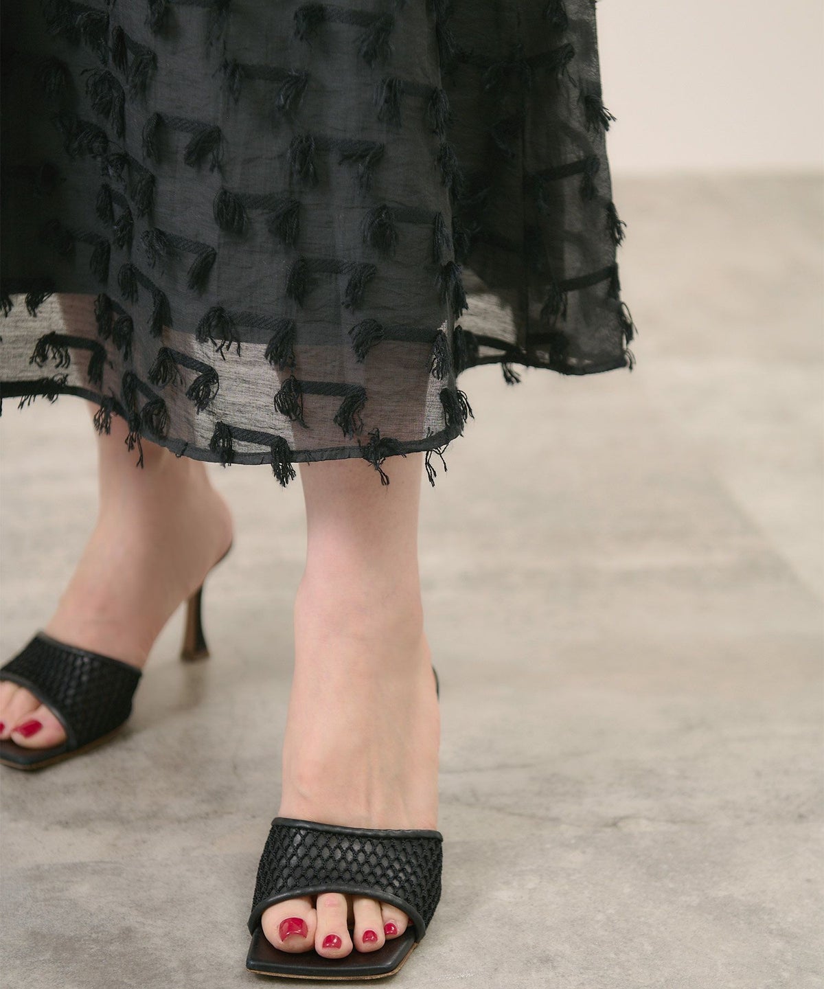 シアー感/フリンジ/立体的/上品/ふんわり/ミモレ丈/バックウエストゴム/ファスナー&ホック/くすみピンク/オレンジ/ブラック