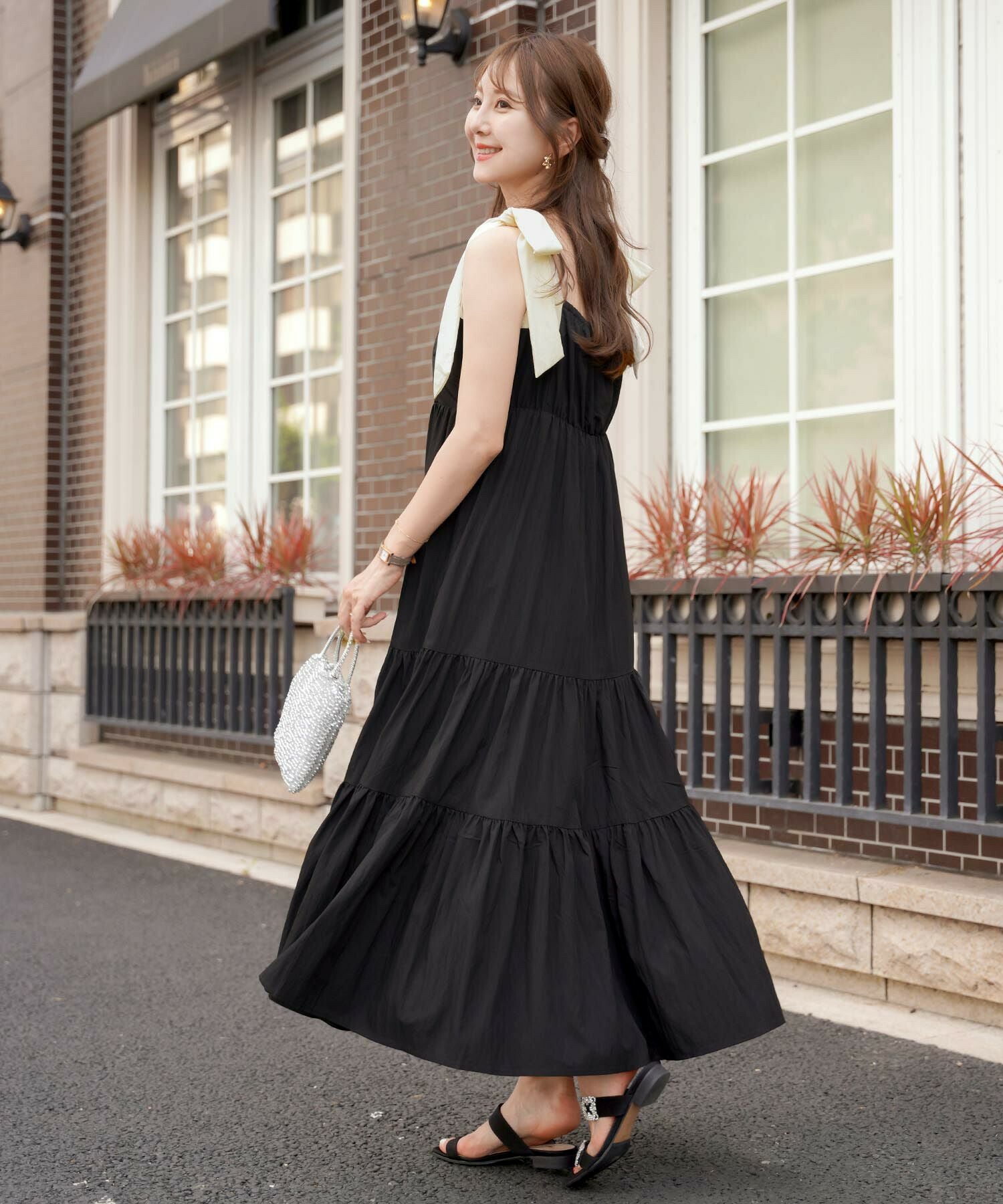 配色 肩リボン ティアード キャミ ワンピース｜30代、休日、デートに