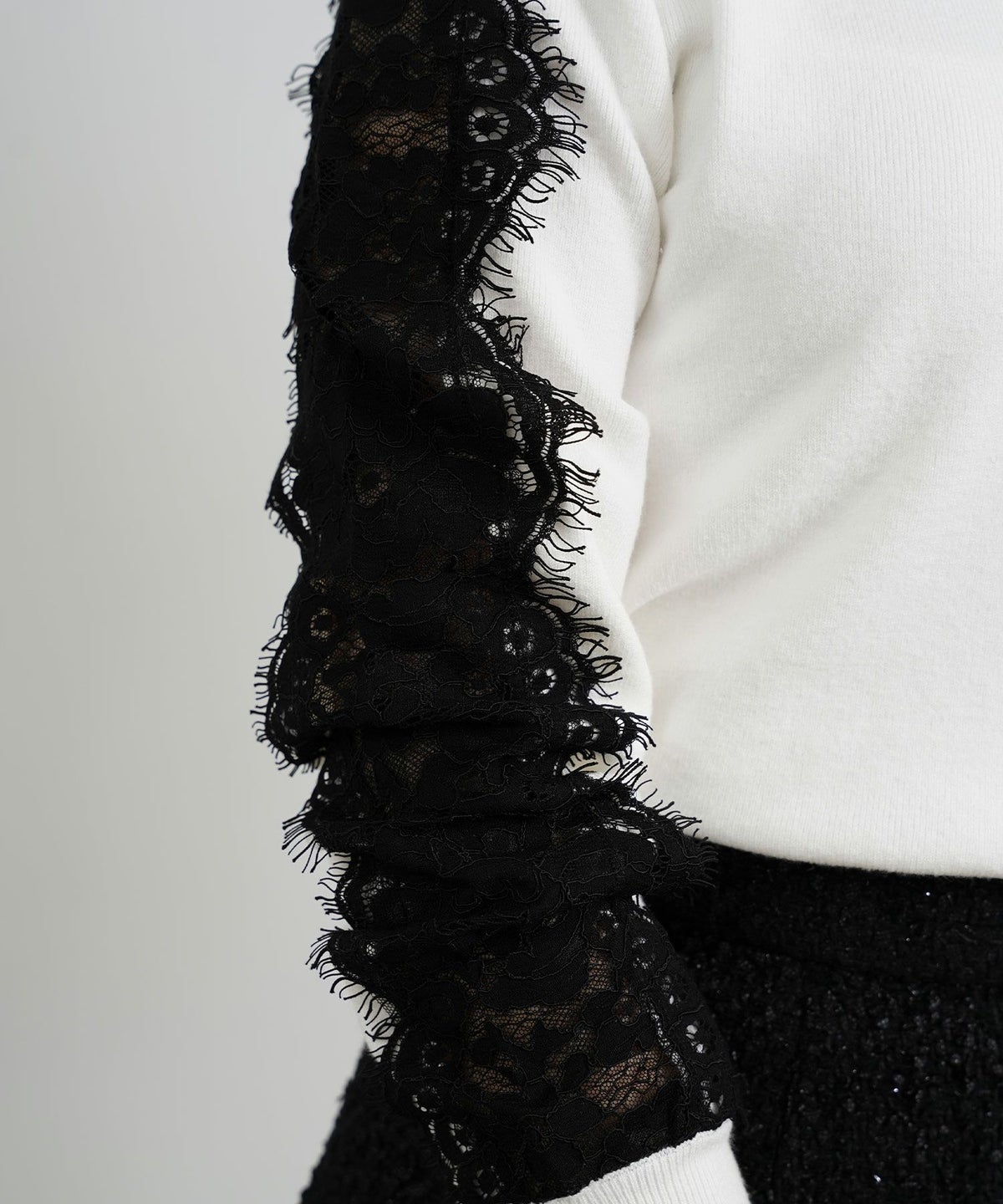 プルオーバー/ニット/袖レース/透かし/長袖/スカラップフリンジレース/ブラック配色/大人可愛い