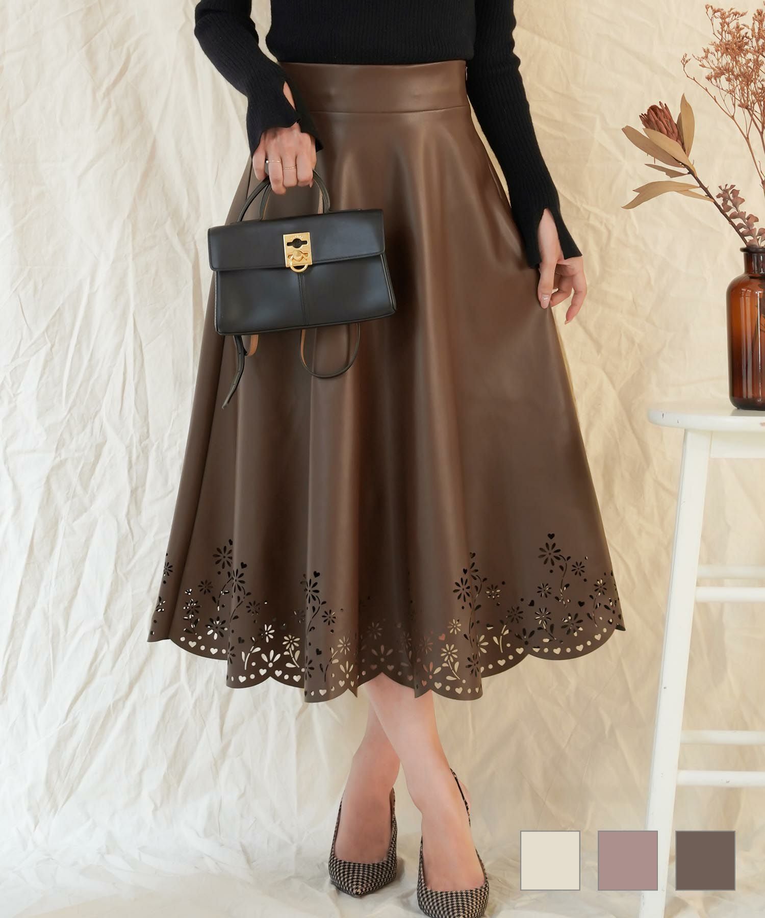 OUTLET-SALE フラワー＆ハート パンチング レザー スカート le reve