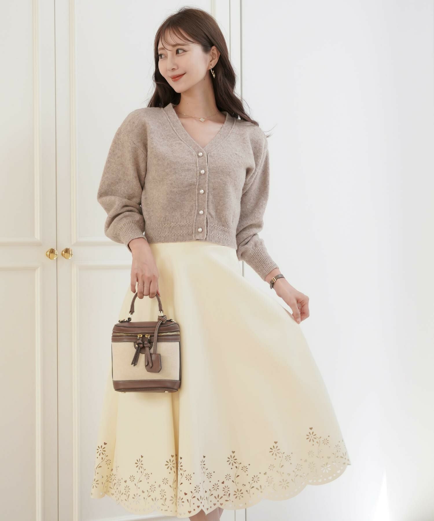 OUTLET-SALE フラワー＆ハート パンチング レザー スカート le reve