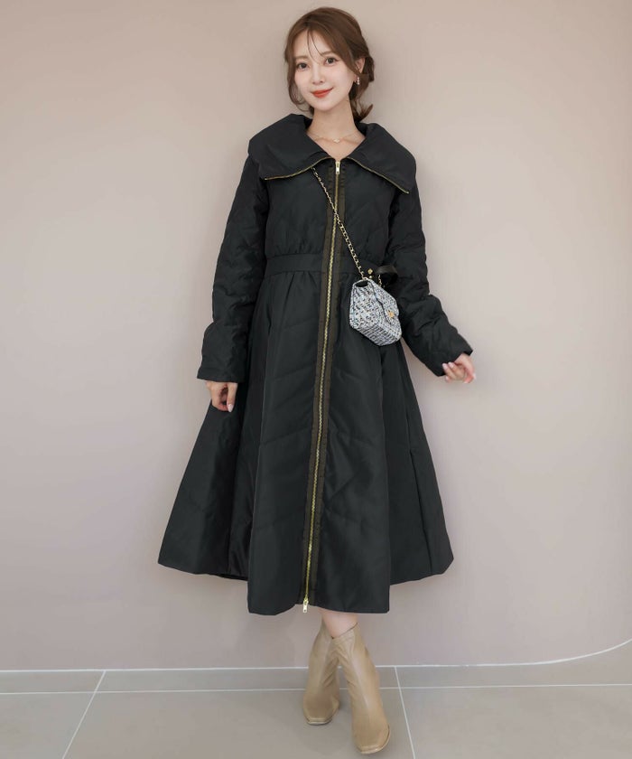 レディース/アウター/コート/リアルダウン/ダウン/フェザー/高級/ビックカラー/フレア/キルティング/ドレスコート/ダウン50%/フェザー50%/ゴールド/スタンドカラー/ポケット/ピンクベージュ/ブラウン/ネイビー/ブラック/秋/冬/ロングコート/上品/エレガント/フェミニン