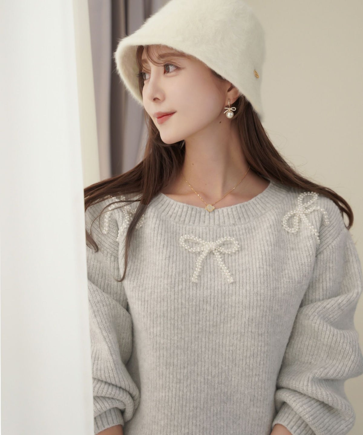 レディース/ニット/トップス/厚手/ふっくら/パール/リボン/チュール/長袖/秋/冬/お出かけ/デート/クリスマス/エレガント/フェミニン/上品/可愛い/新色/ミント/ピンク/ライトグレー/チャコール/ネイビー/トレンド
