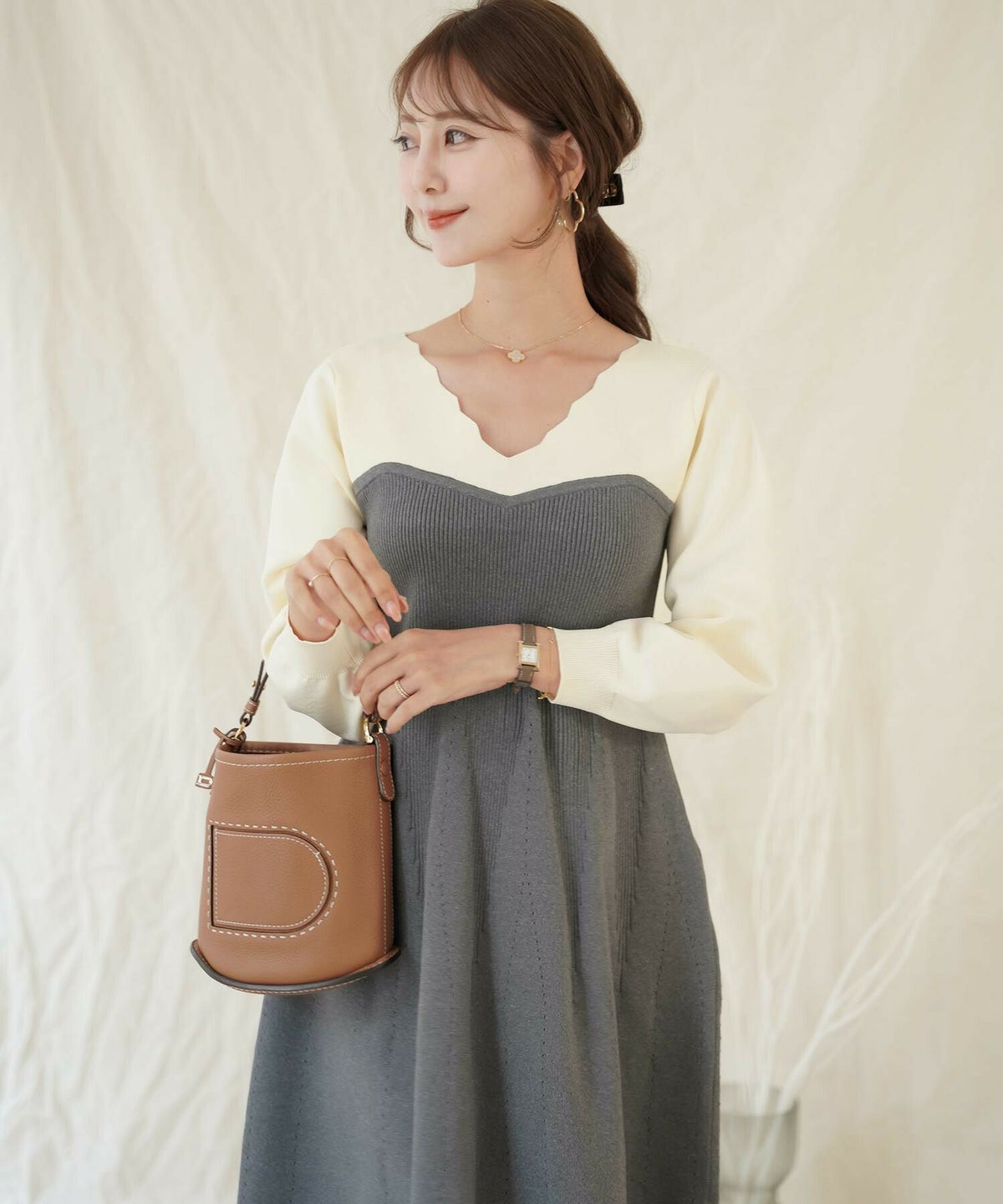 レディース/ワンピース/ニット/バイカラー/配色/ビスチェ風/ハートネック/スカラップ/Vネック/長袖/フレア/アイレット/減らし編み/キレイ/オケージョン/七五三/上品/ハリ/薄手/式/アフタヌーン/ヌン活/女子/パーティー/秋/冬/春/エレガント/グレー/モカ/ブラック