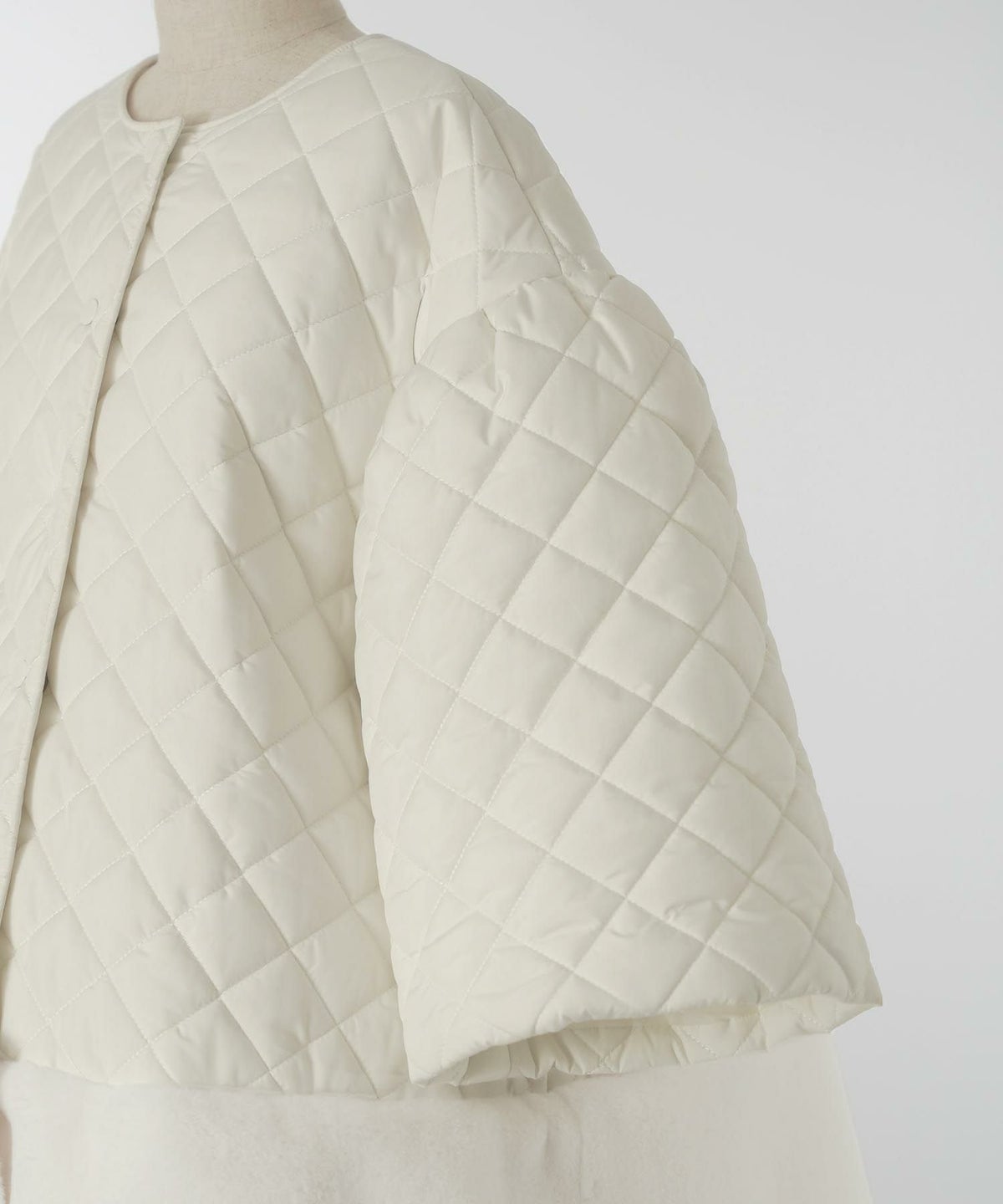 レディース/コート/アウター/キルティング/エコファー/ファーコート/秋/冬/8分袖/ホワイト/ブラック