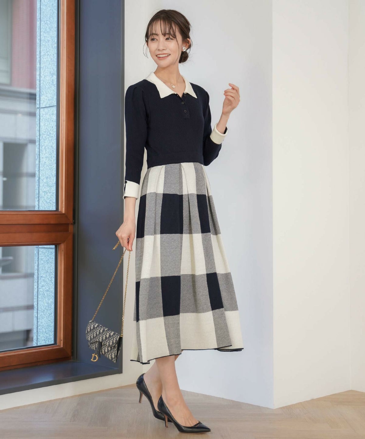レディース/ワンピース/ニット/ふっくら/チェック/柄/長袖/秋/冬/お出かけ/デート/クリスマス/エレガント/グレー/フェミニン/上品/可愛い/ロング/ターンバック/折り返し/襟/ポロシャツ/配色/バイカラー/グレー/モカ/ブラック